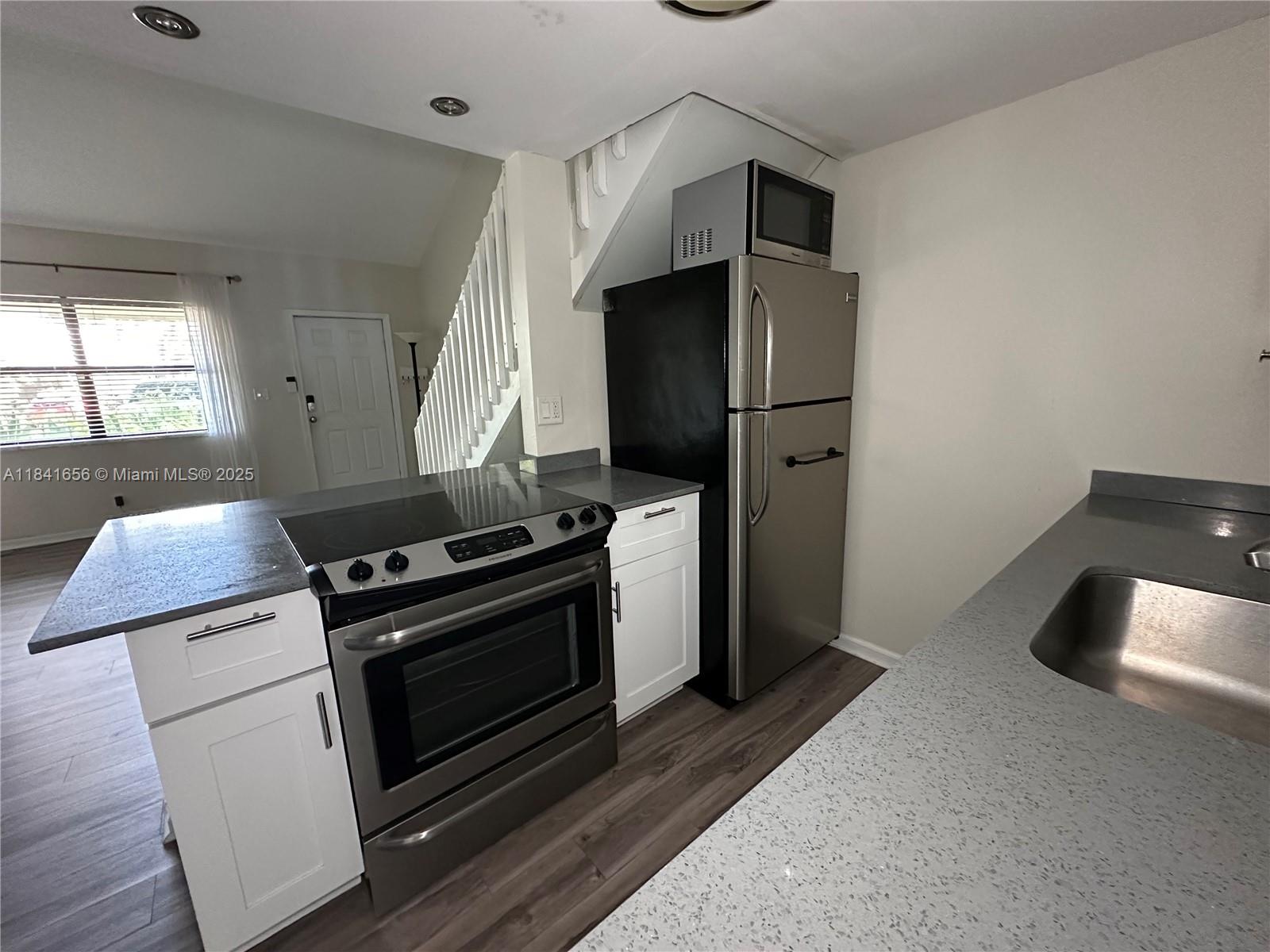 Property photo # 6