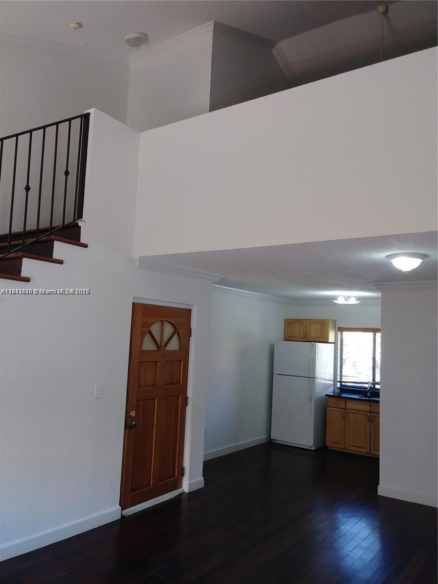2740 W 62nd Pl #202, Hialeah, Florida image 4