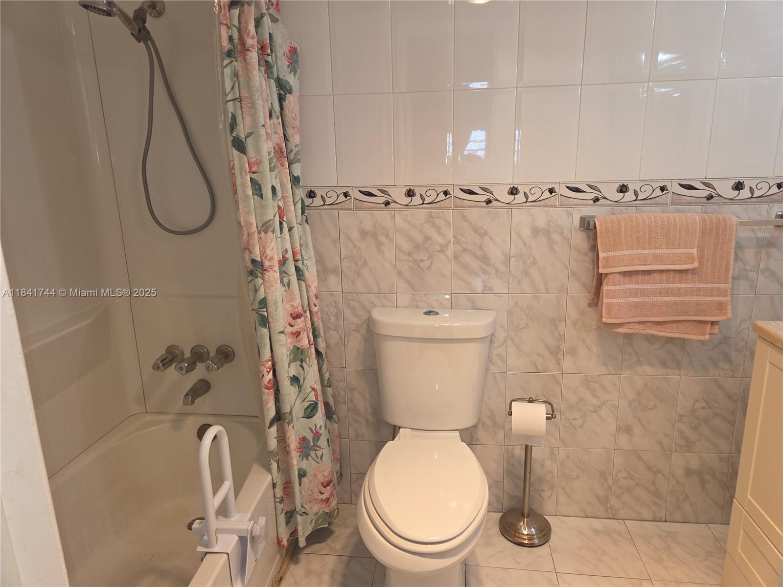 4821 NW 22nd Ct #110, Lauderhill, Florida image 5