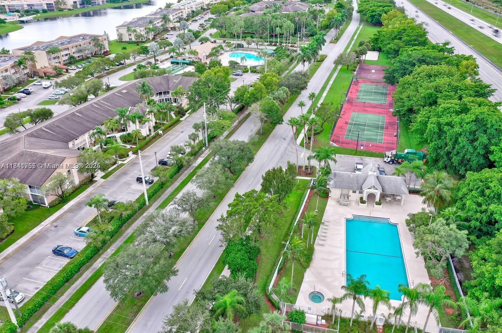 7858 Dixie Beach Cir #7858, Tamarac, Florida image 6