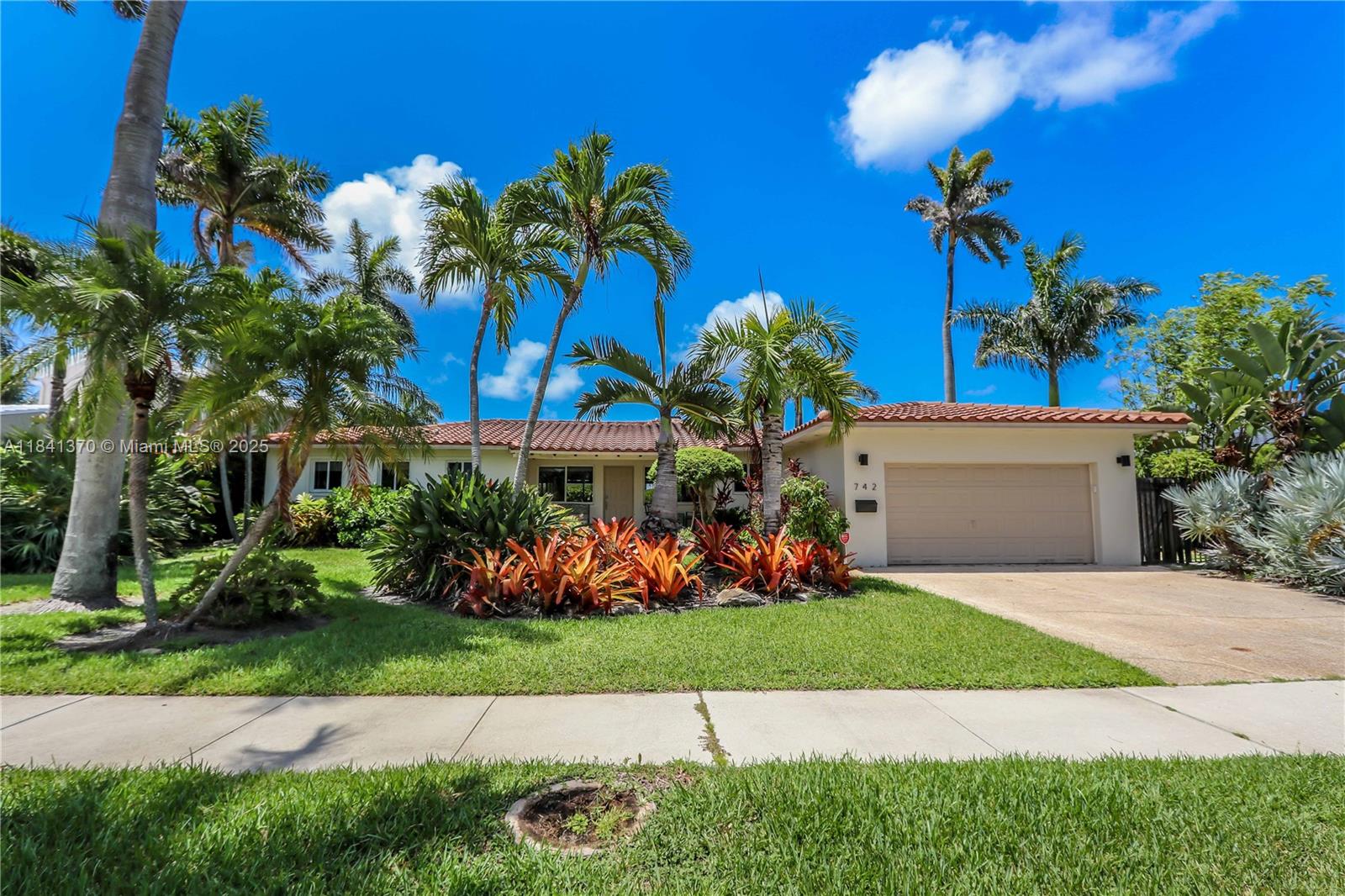 742 Harrison St, Hollywood, Florida image 1