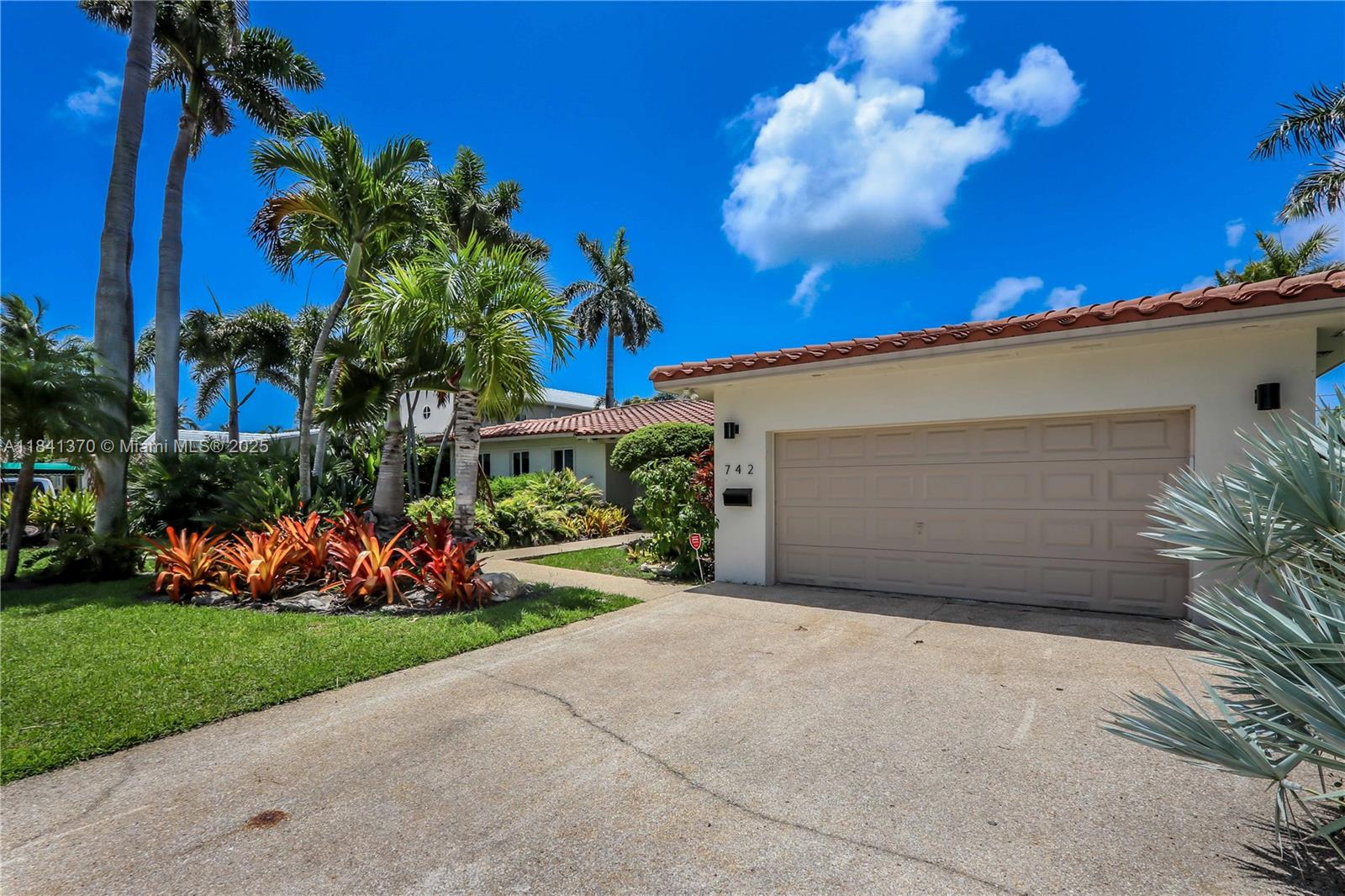 742 Harrison St, Hollywood, Florida image 44