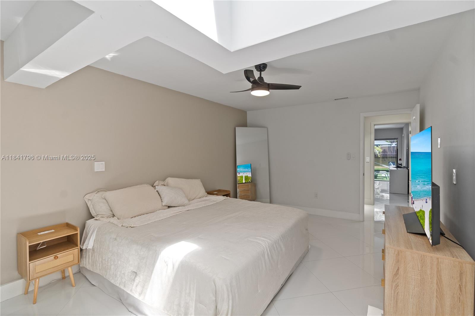 1040 NE 204th Ter, Miami, Florida image 18