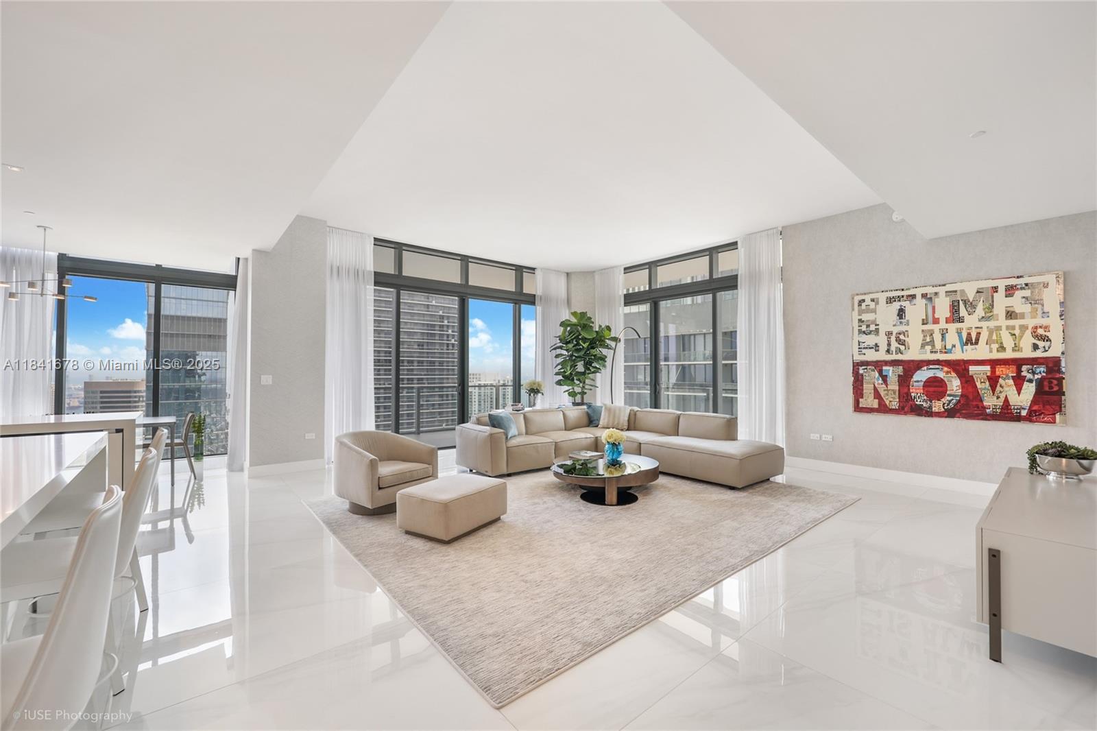 88 SW 7 Street #4101, Miami, Florida image 2