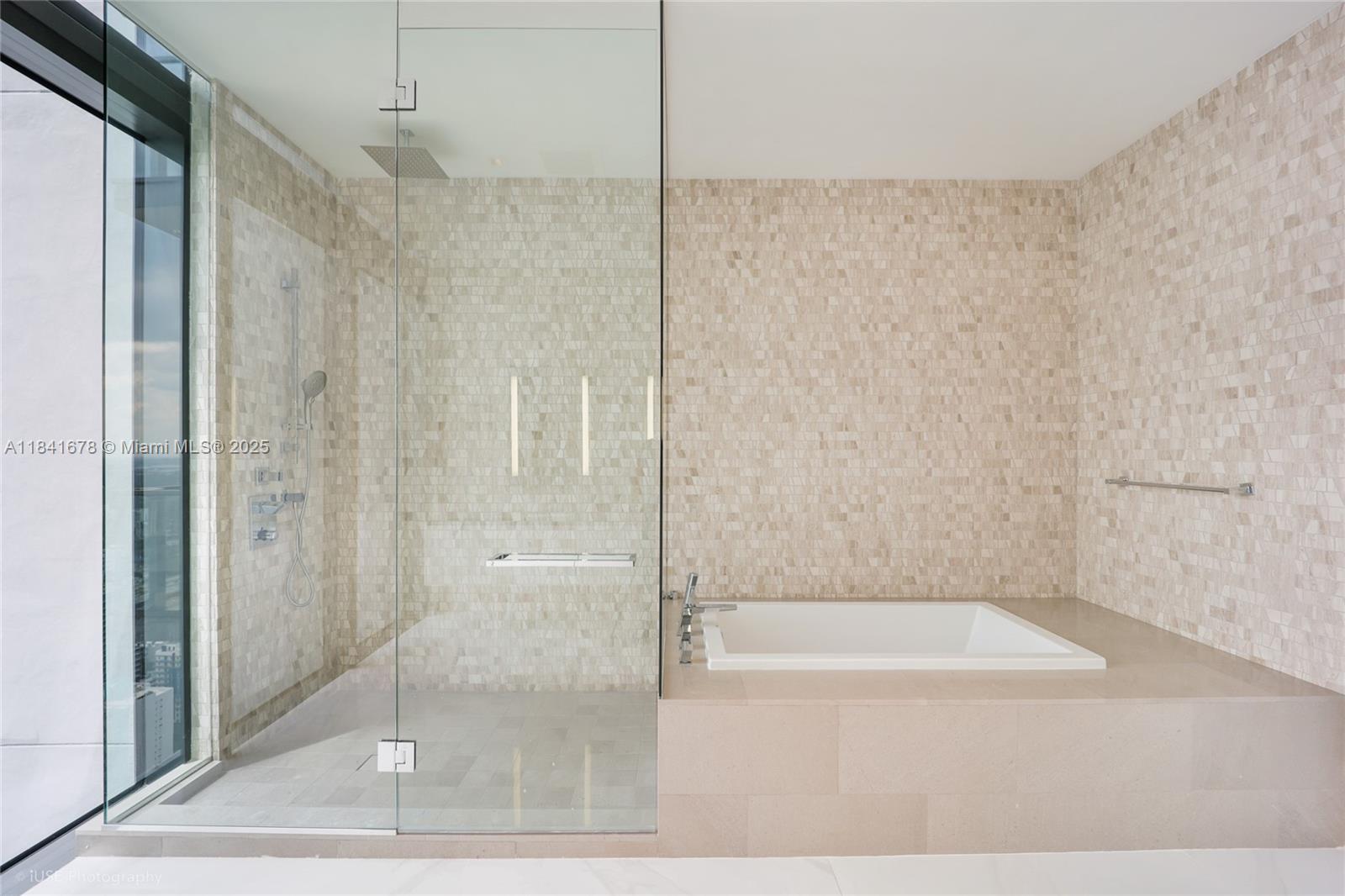 88 SW 7 Street #4101, Miami, Florida image 21