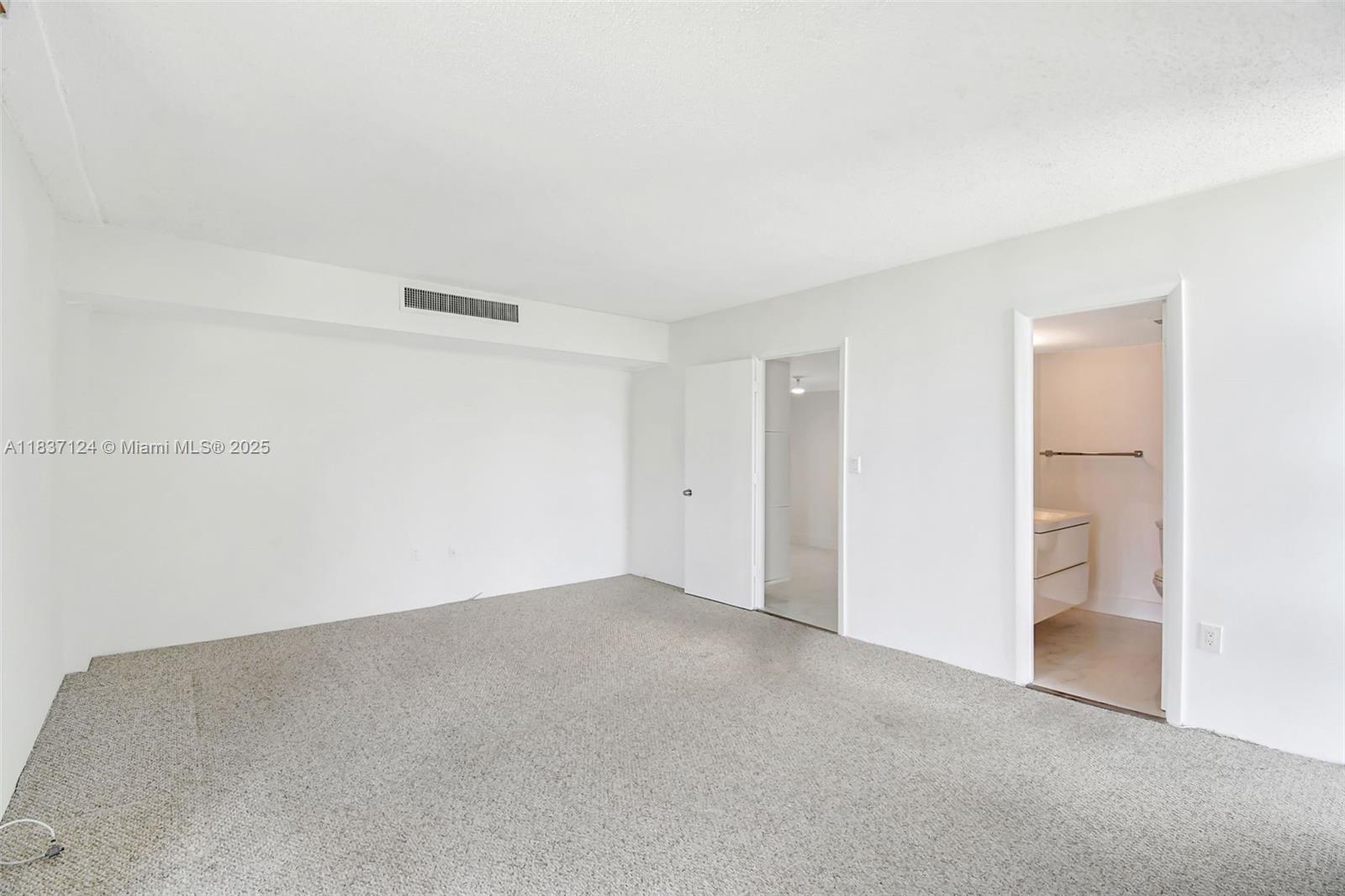 20100 W Country Club Dr #1005, Aventura, Florida image 15