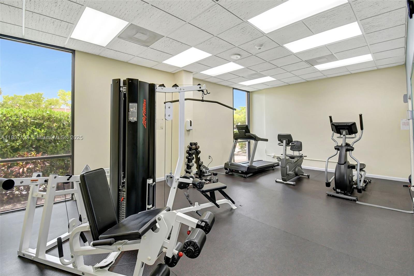 20100 W Country Club Dr #1005, Aventura, Florida image 34