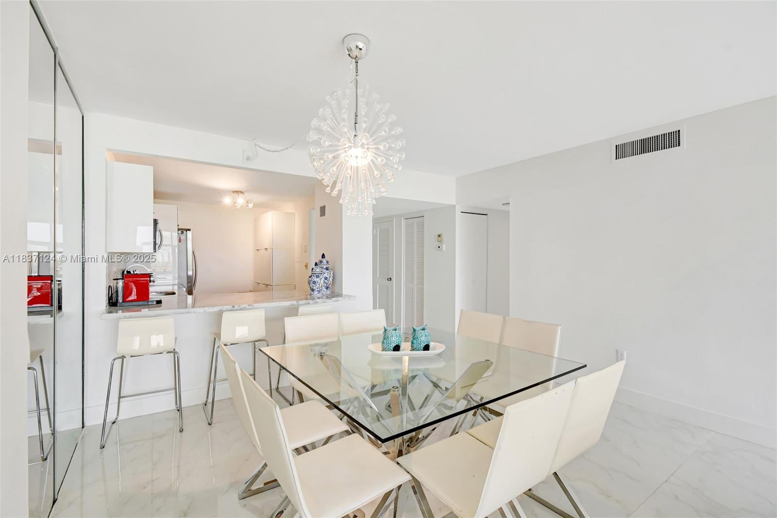 20100 W Country Club Dr #1005, Aventura, Florida image 8