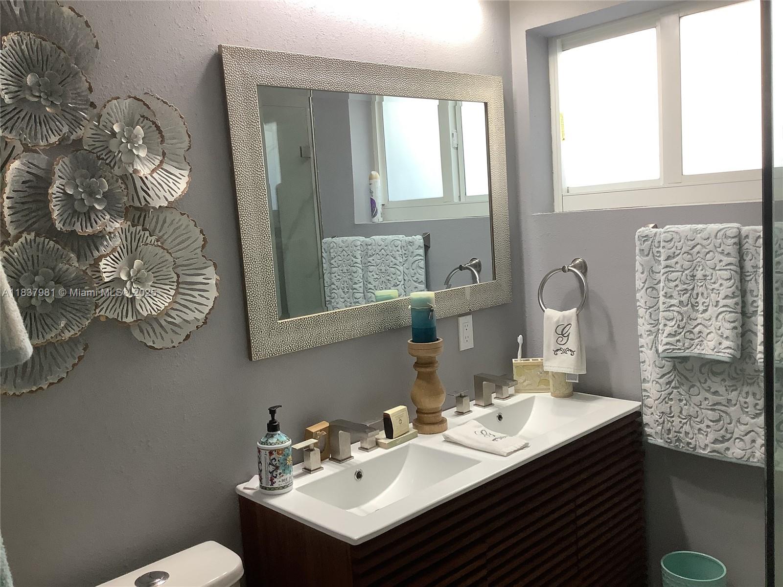 7170 SW 9th St, Pembroke Pines, Florida image 4