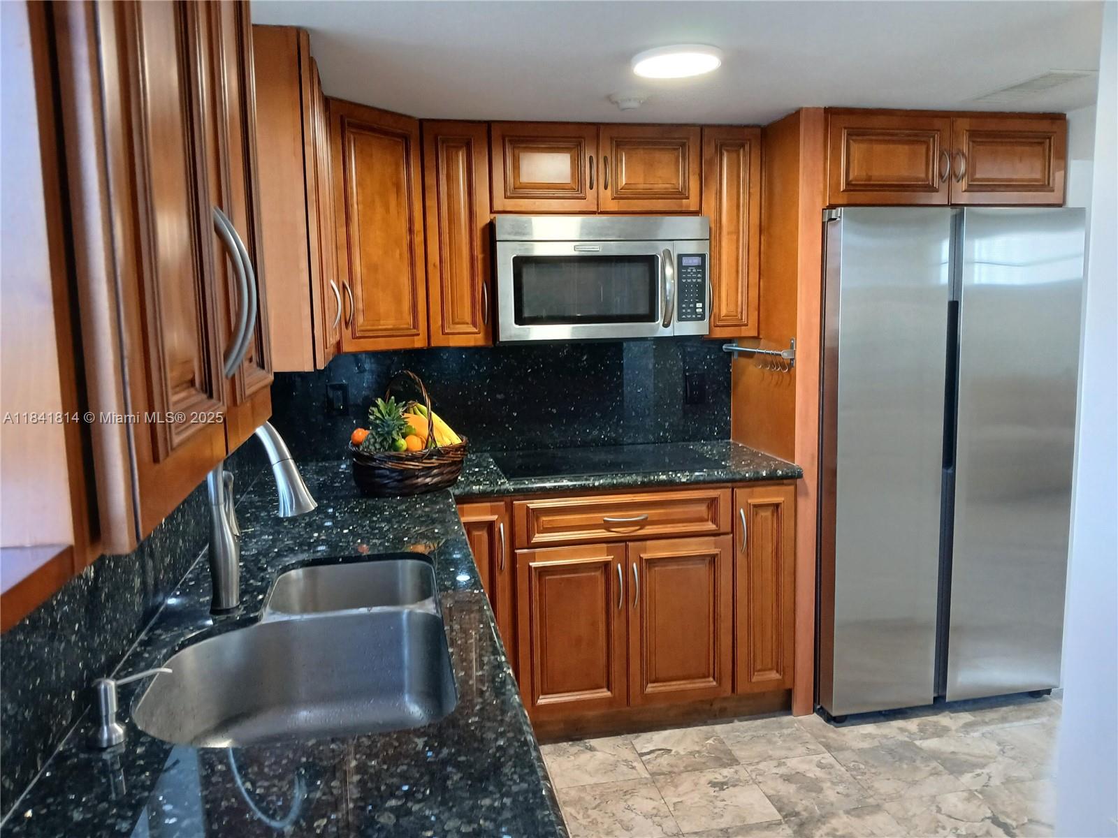 7467 NW 169th Ln, Hialeah, Florida image 13