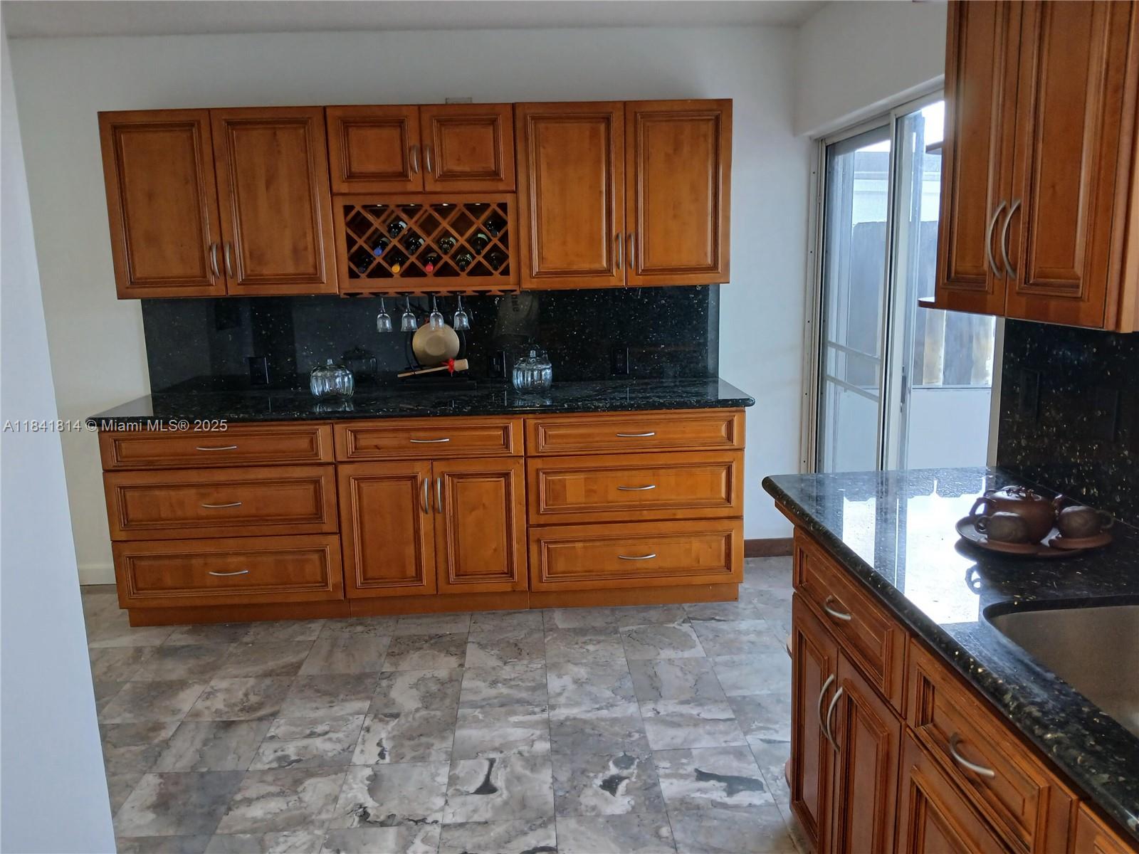 7467 NW 169th Ln, Hialeah, Florida image 15