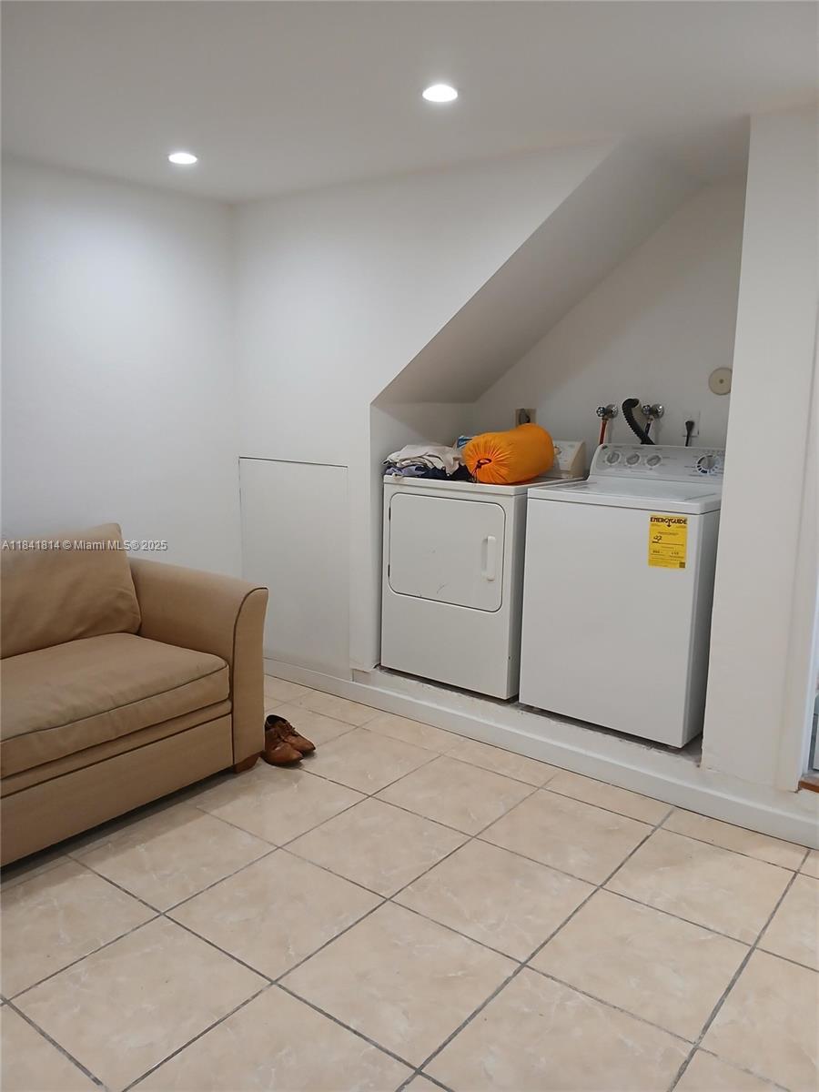 7467 NW 169th Ln, Hialeah, Florida image 16