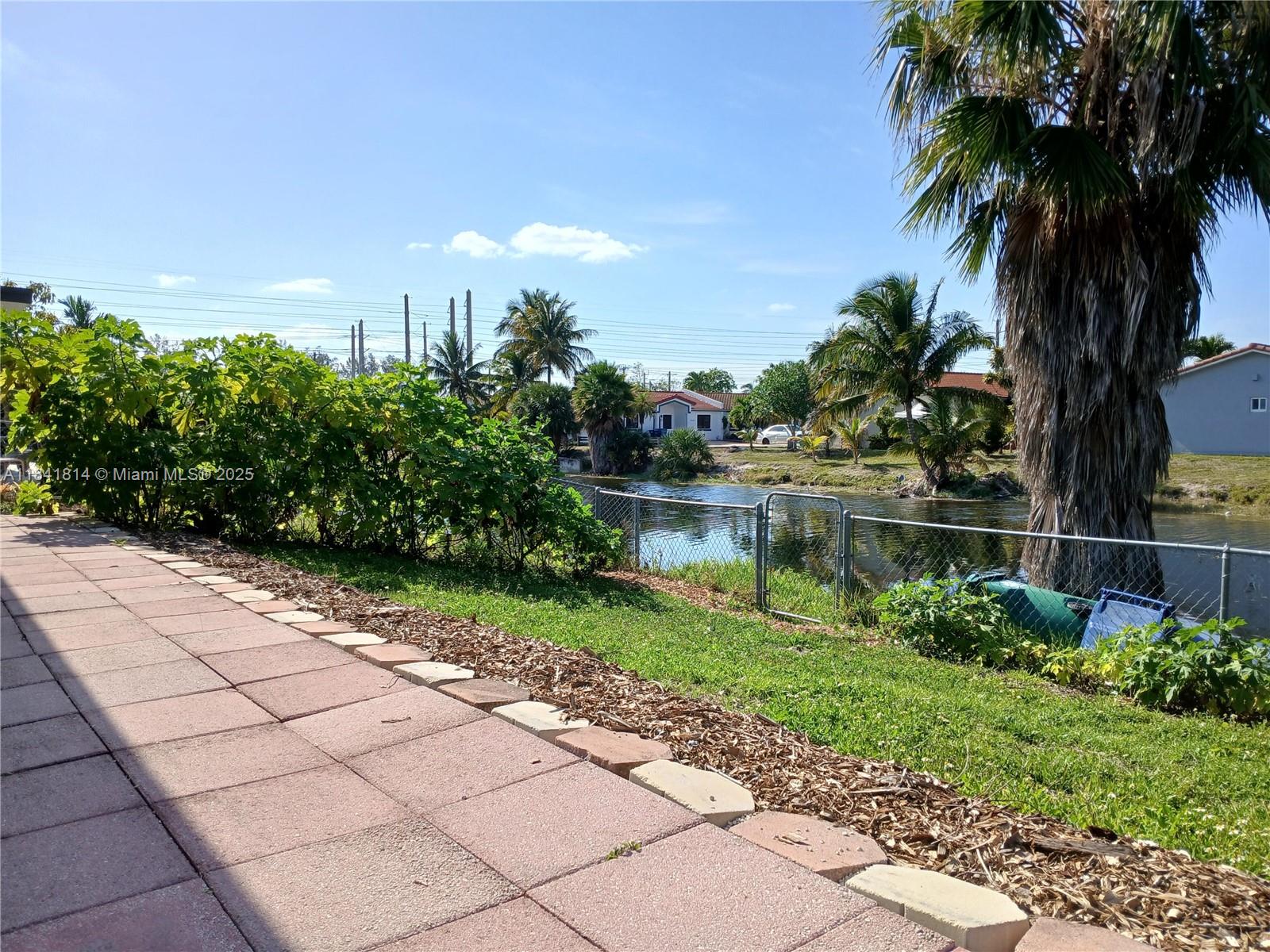 7467 NW 169th Ln, Hialeah, Florida image 20