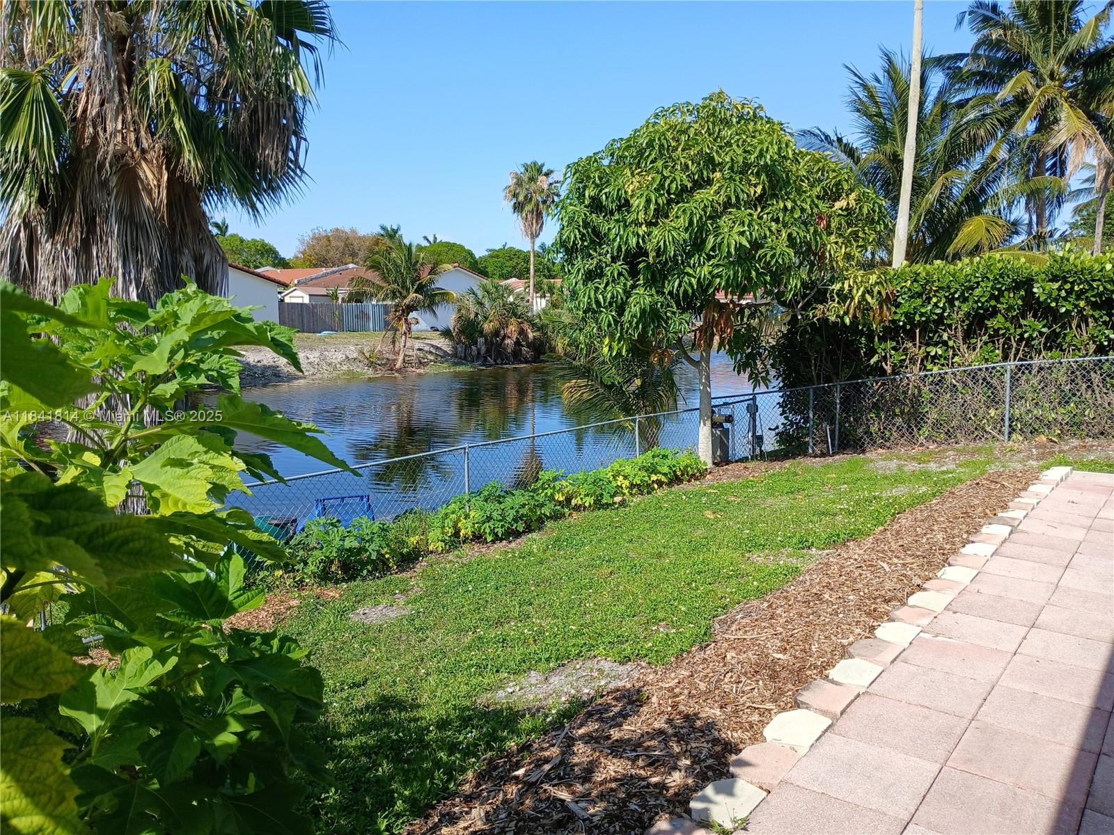 7467 NW 169th Ln, Hialeah, Florida image 21