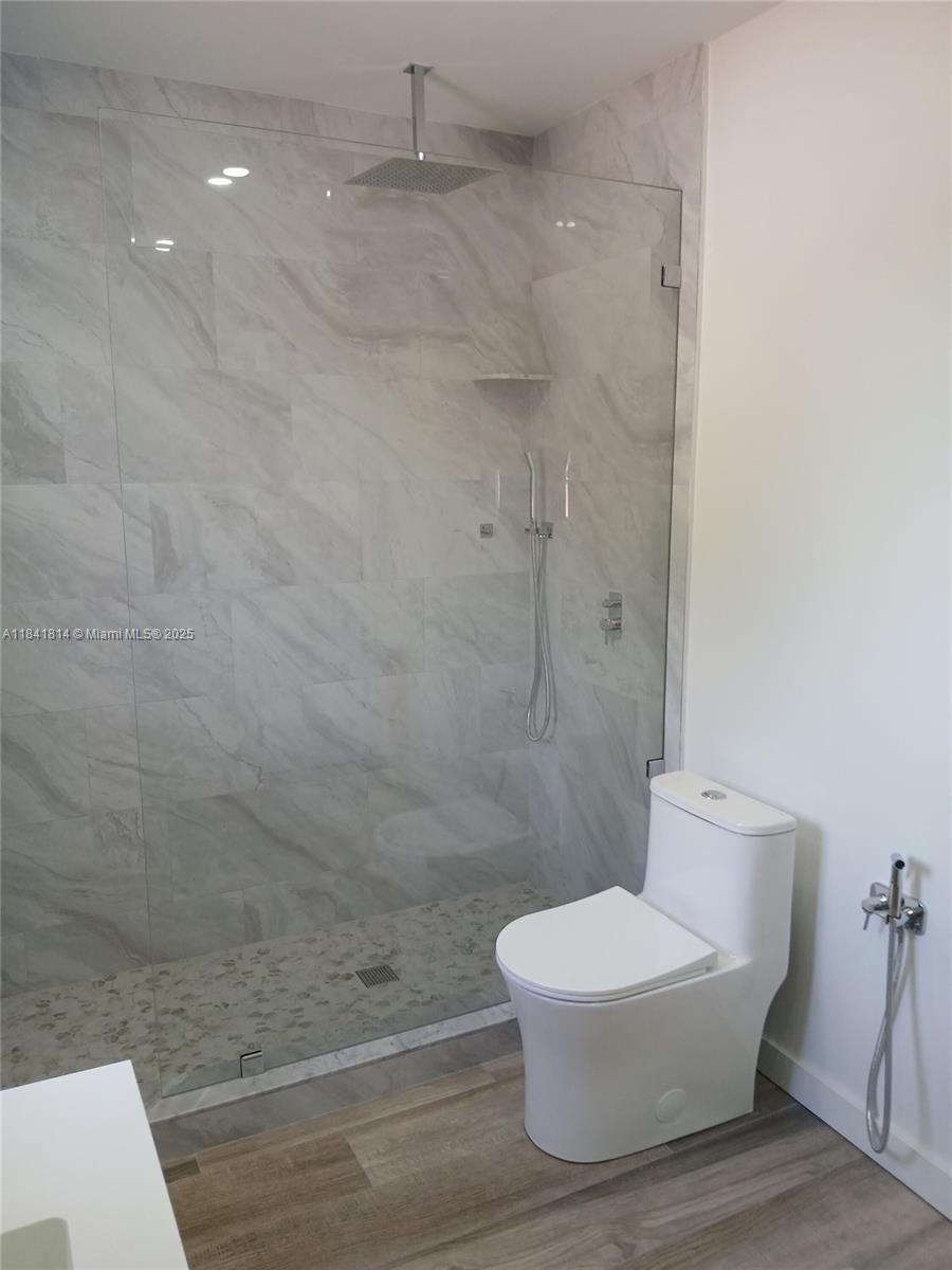 7467 NW 169th Ln, Hialeah, Florida image 9