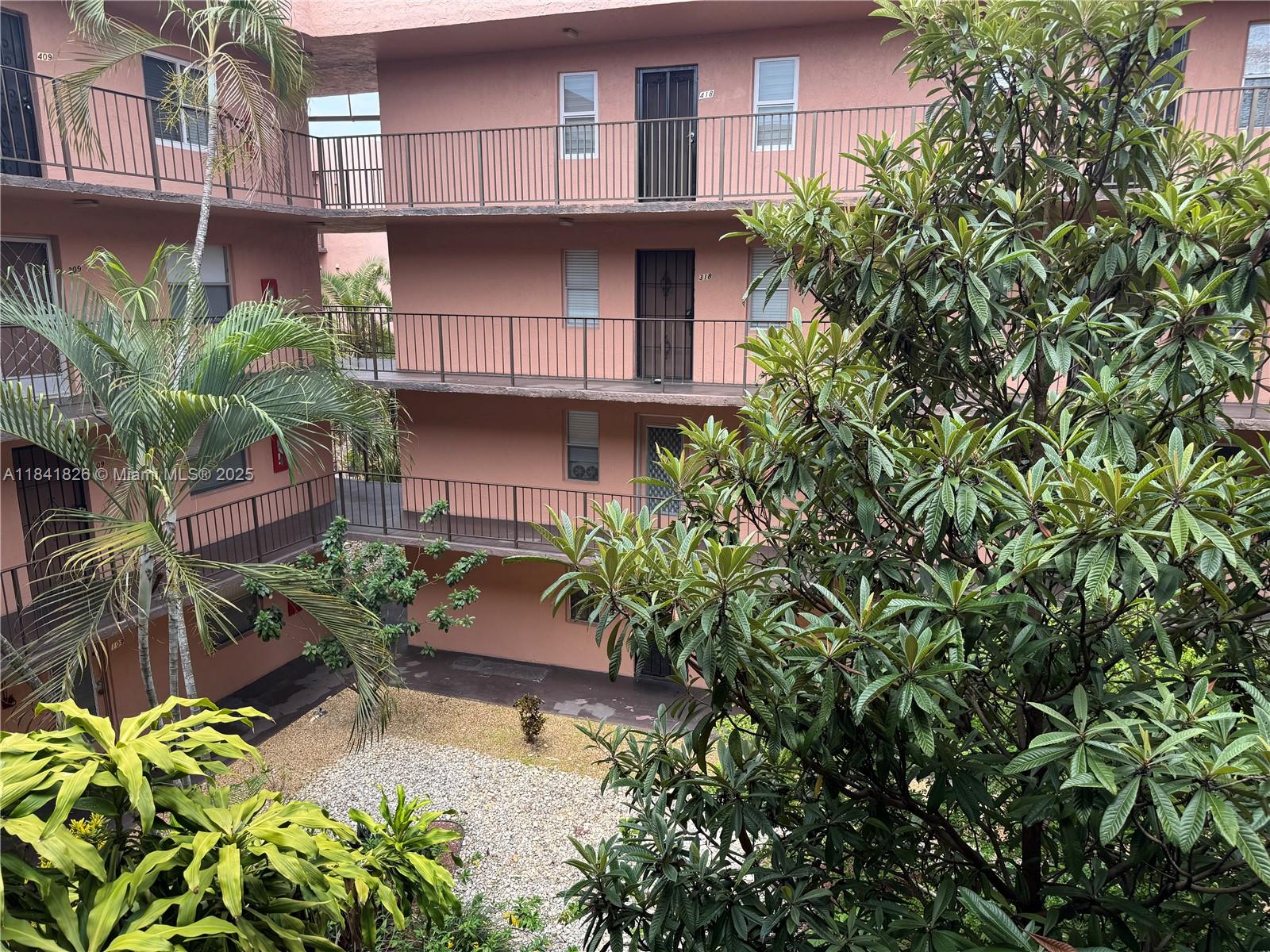 2841 Somerset Dr #312, Lauderdale Lakes, Florida image 2