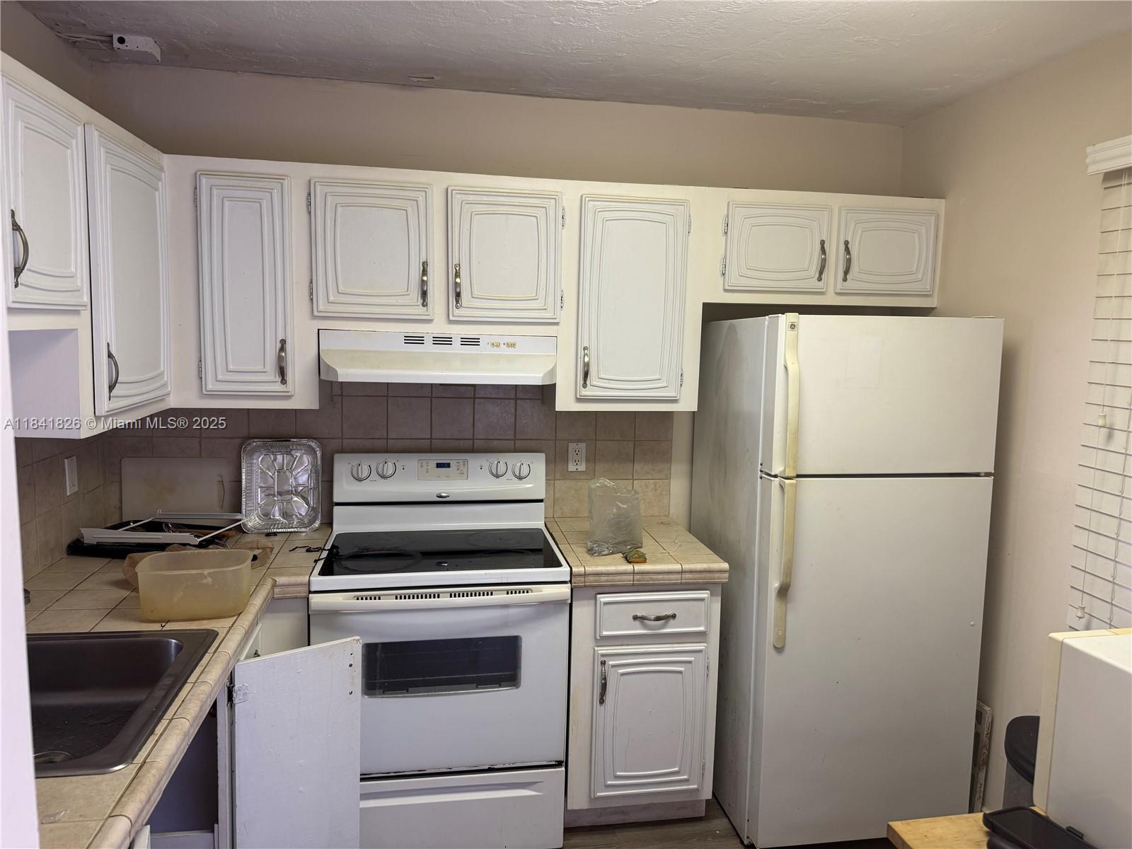 2841 Somerset Dr #312, Lauderdale Lakes, Florida image 3