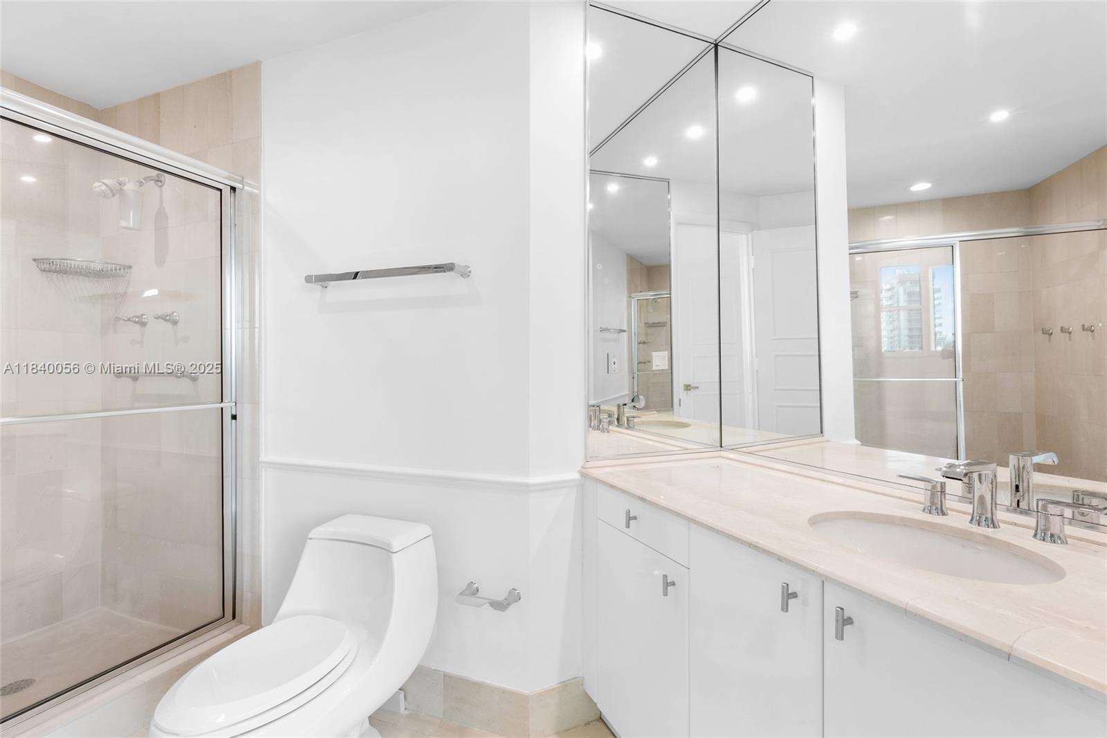 300 S Pointe Drive #801, Miami Beach, Florida image 27