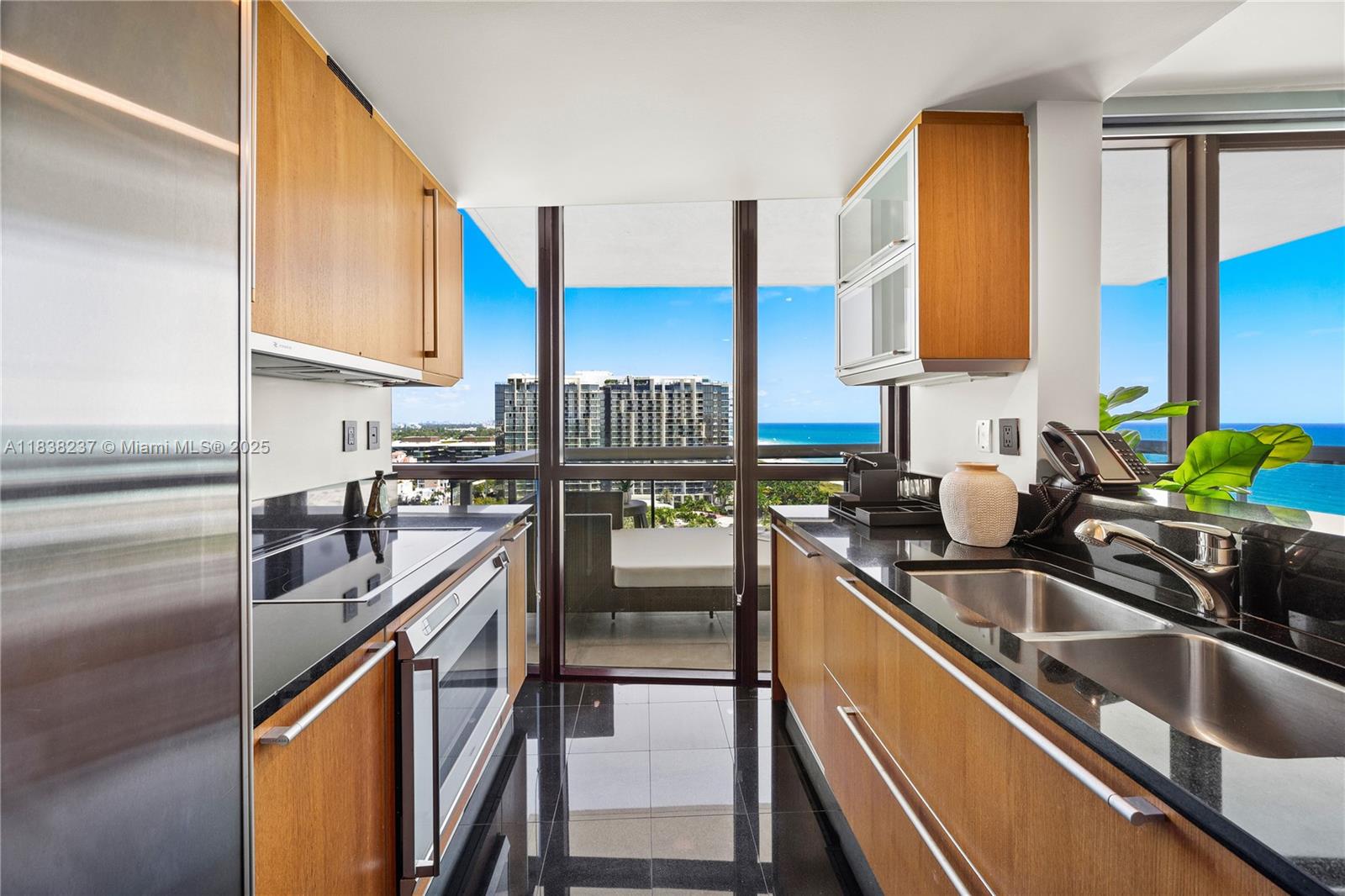 101 20 #1905, Miami Beach, Florida image 5