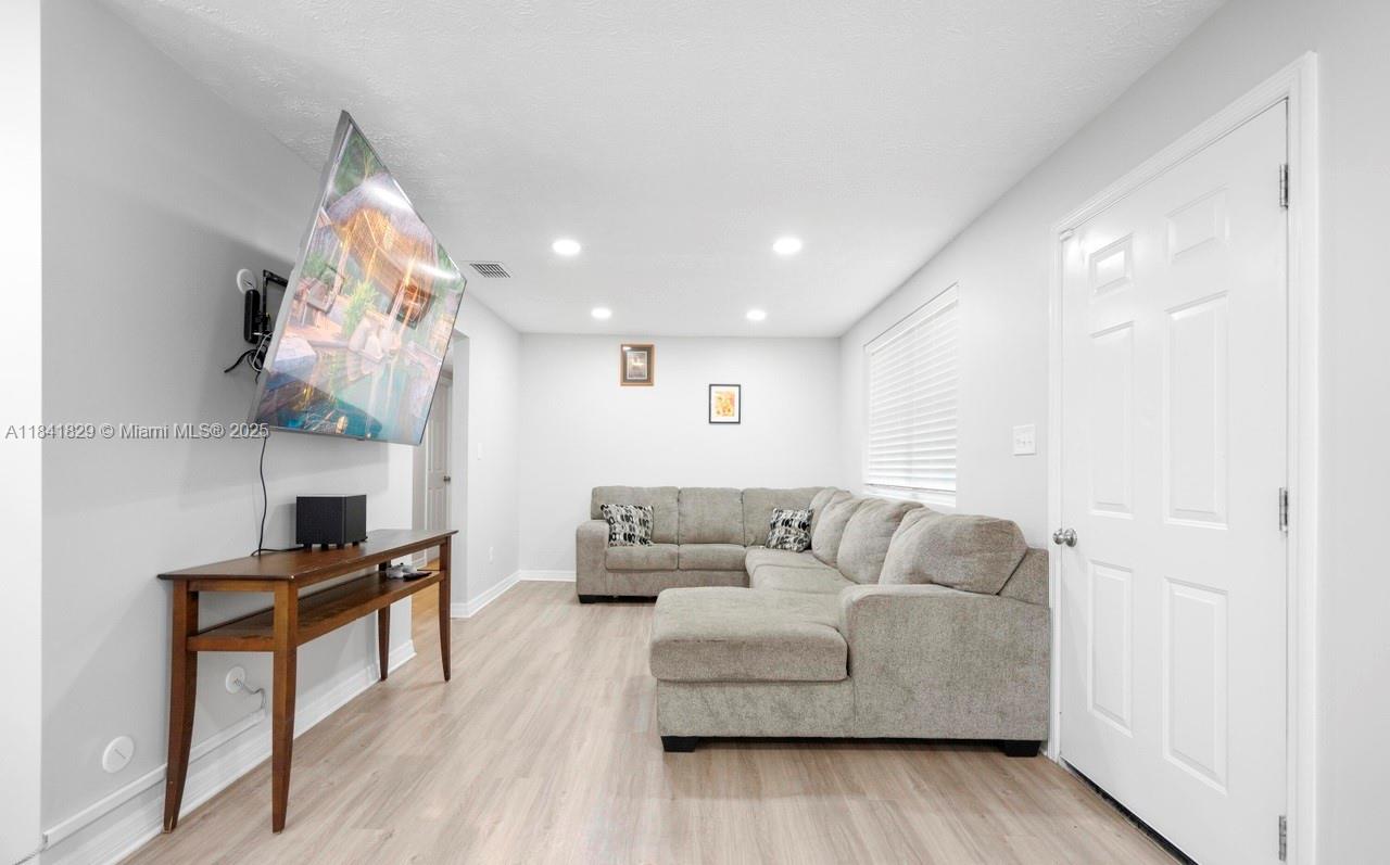 1274 Lake Shore Blvd, Jacksonville, Florida image 3