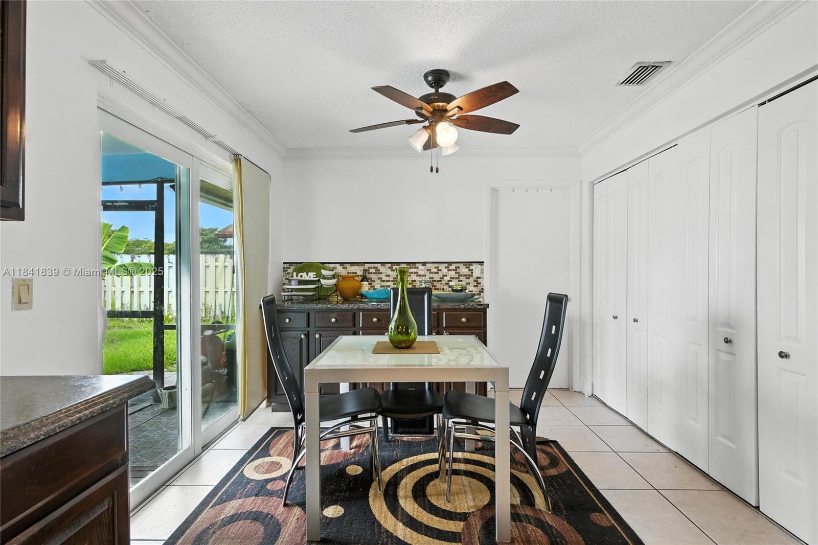 6990 NW 23rd St, Margate, Florida image 10