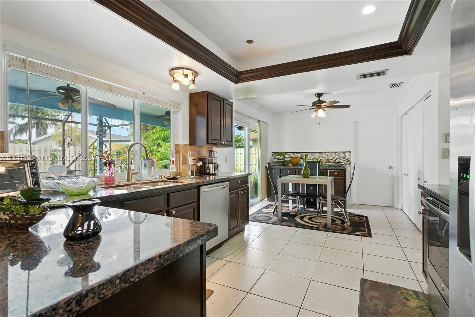 6990 NW 23rd St, Margate, Florida image 9