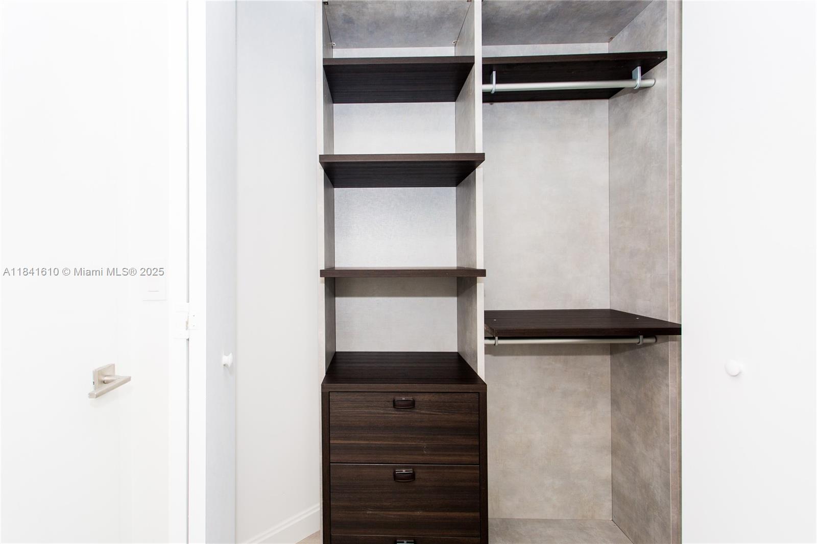 45 SW 9th St #3803, Miami, Florida image 12