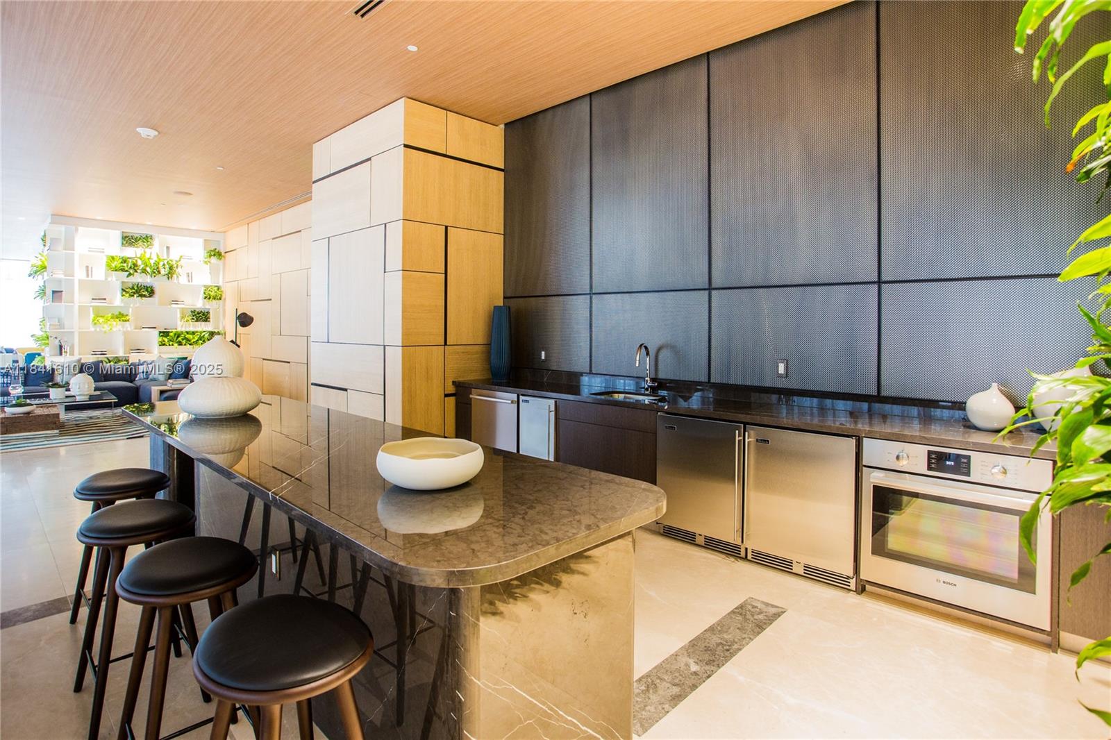 45 SW 9th St #3803, Miami, Florida image 37