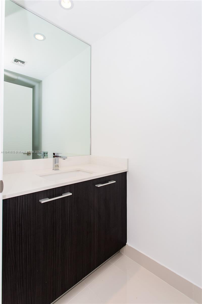 45 SW 9th St #3803, Miami, Florida image 7