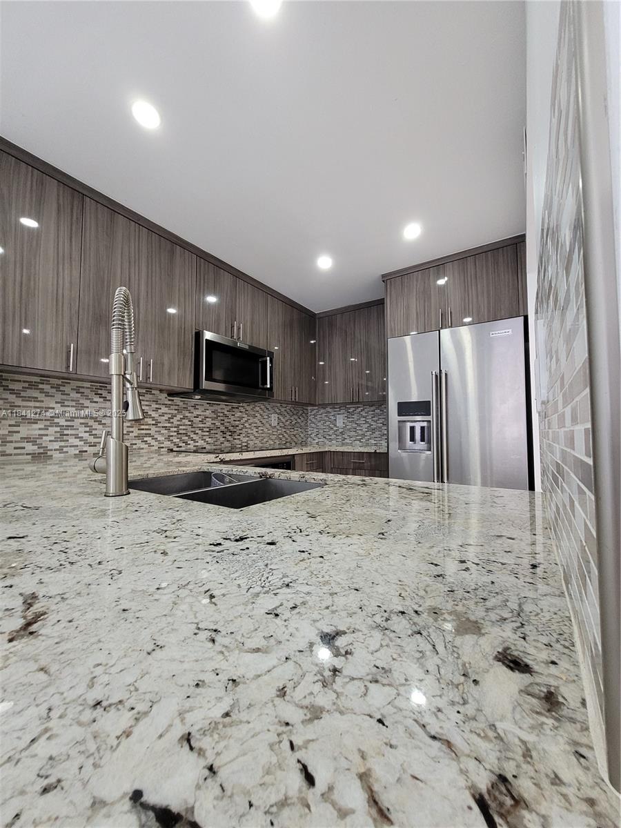 Property photo # 9