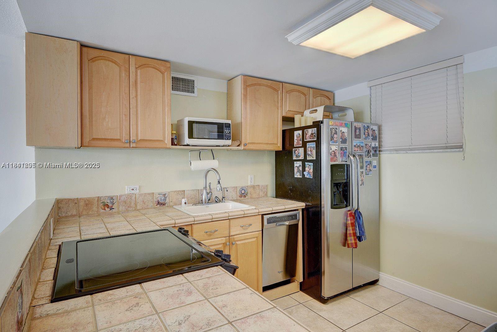 1045 10th St #907, Miami Beach, Florida image 9