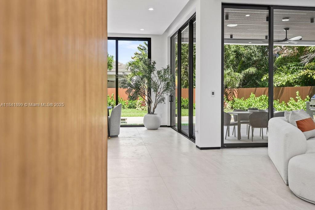 1132 SE 6th Ter, Fort Lauderdale, Florida image 17