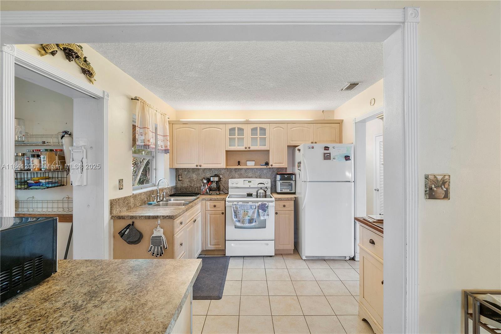 7104 NW 71st Ave, Tamarac, Florida image 9
