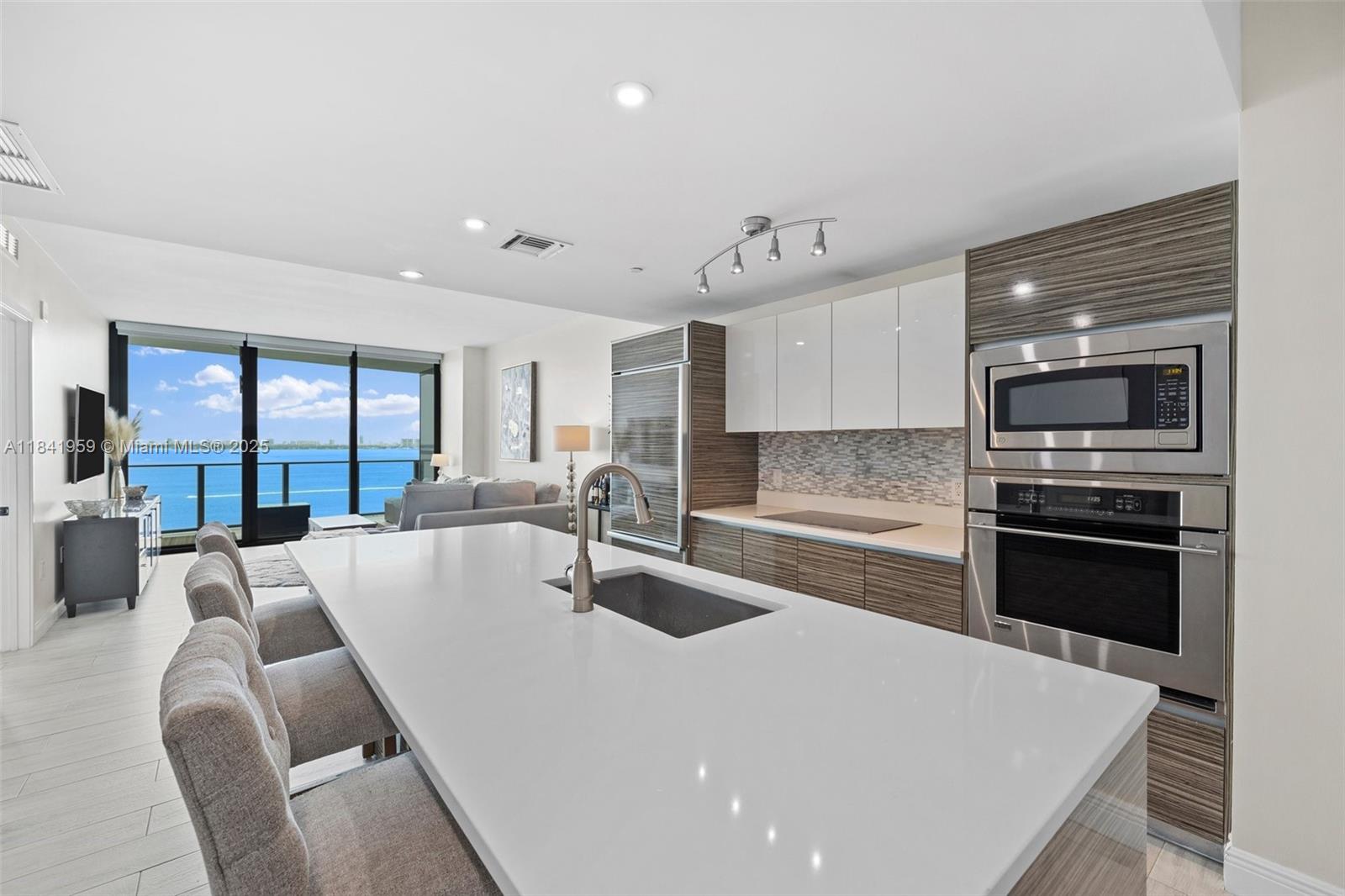 460 NE 28th St #1605, Miami, Florida image 3