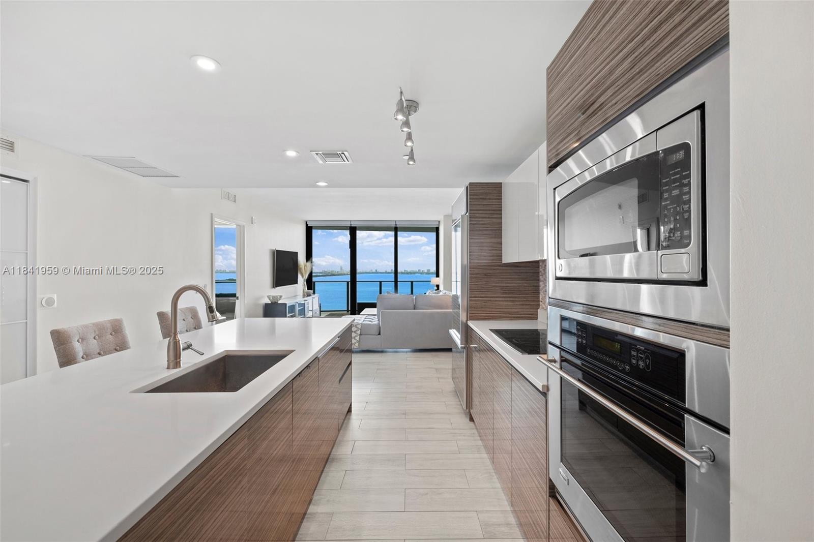 460 NE 28th St #1605, Miami, Florida image 6