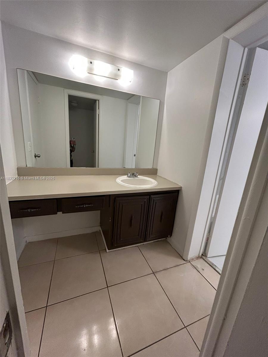 496 NW 165th St Rd #D-310, Miami, Florida image 6