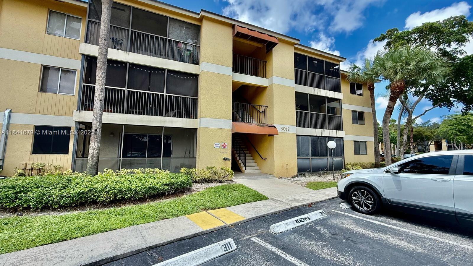 3017 N Oakland Forest Dr #103, Oakland Park, Florida image 1
