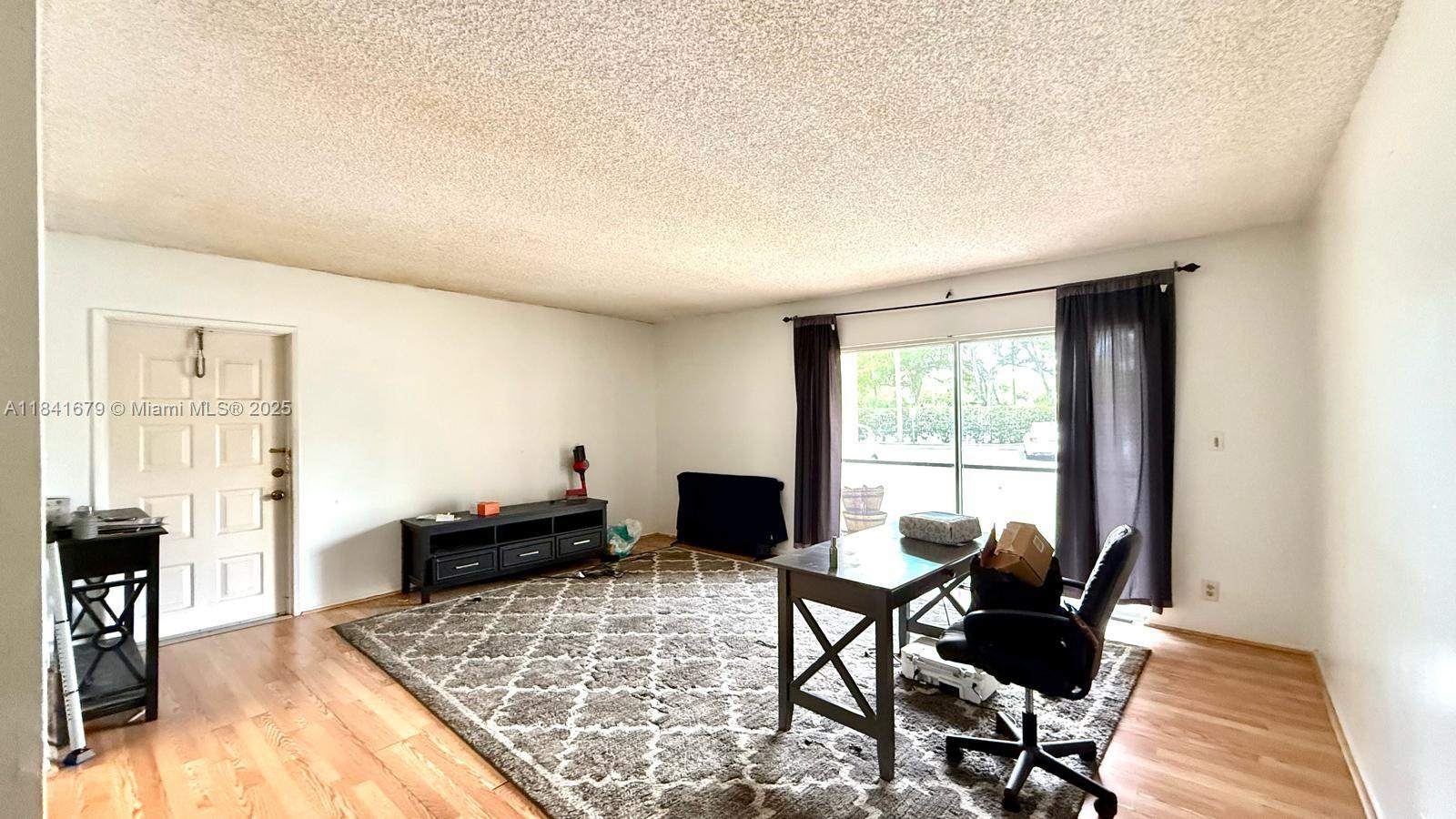 3017 N Oakland Forest Dr #103, Oakland Park, Florida image 4