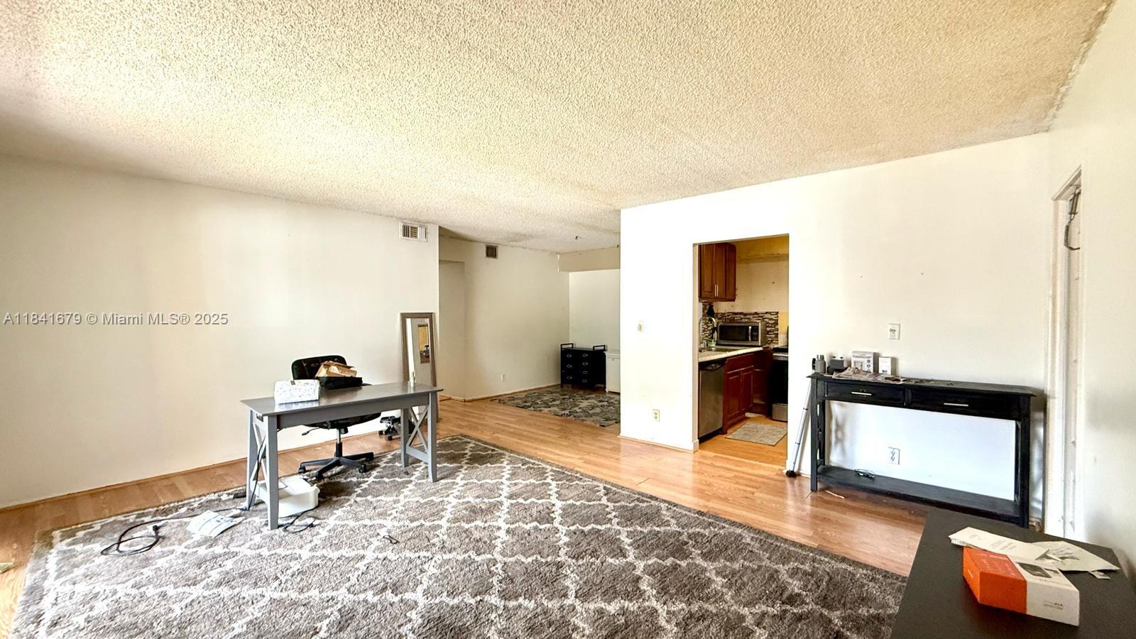 3017 N Oakland Forest Dr #103, Oakland Park, Florida image 5
