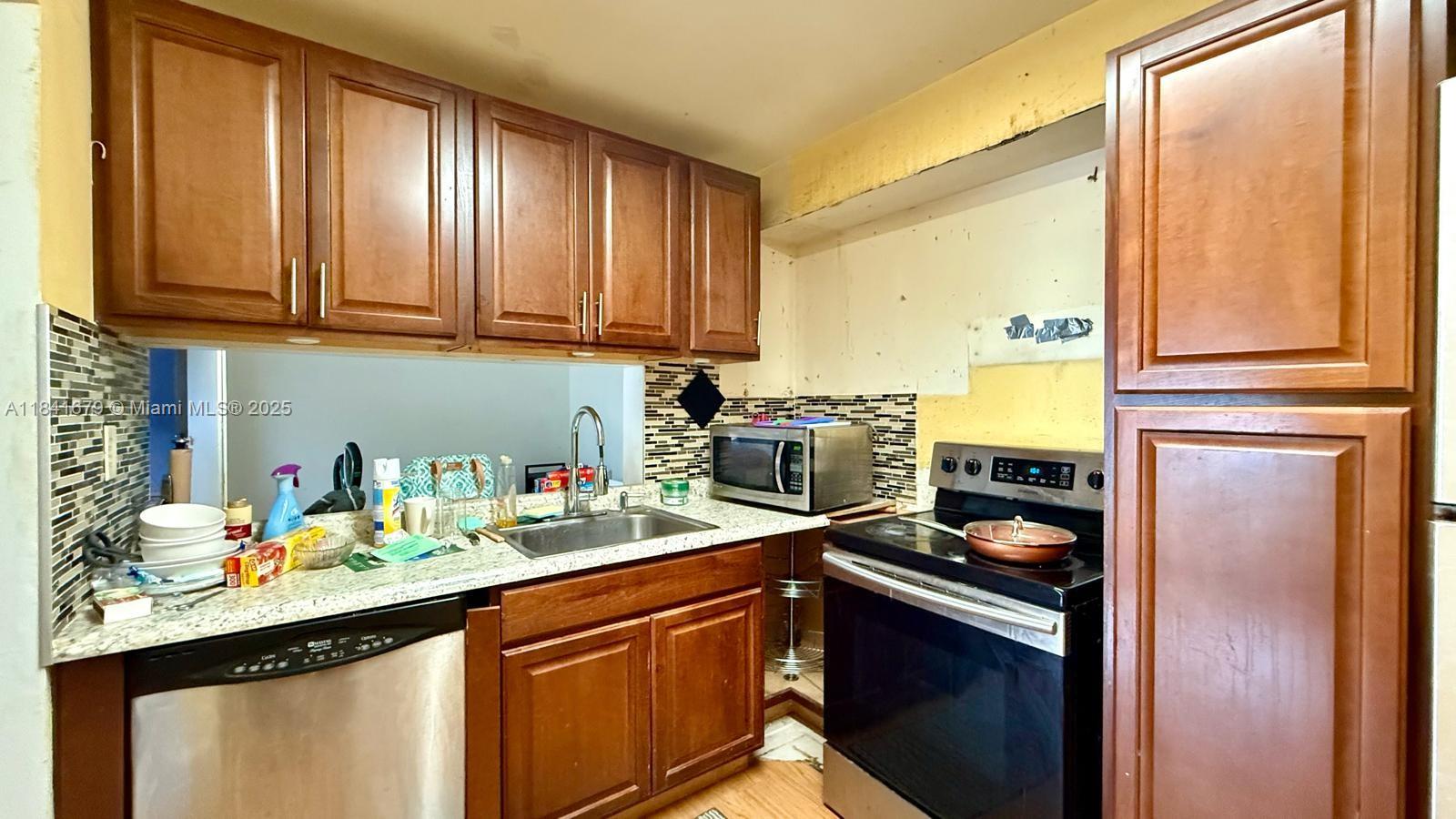 3017 N Oakland Forest Dr #103, Oakland Park, Florida image 6