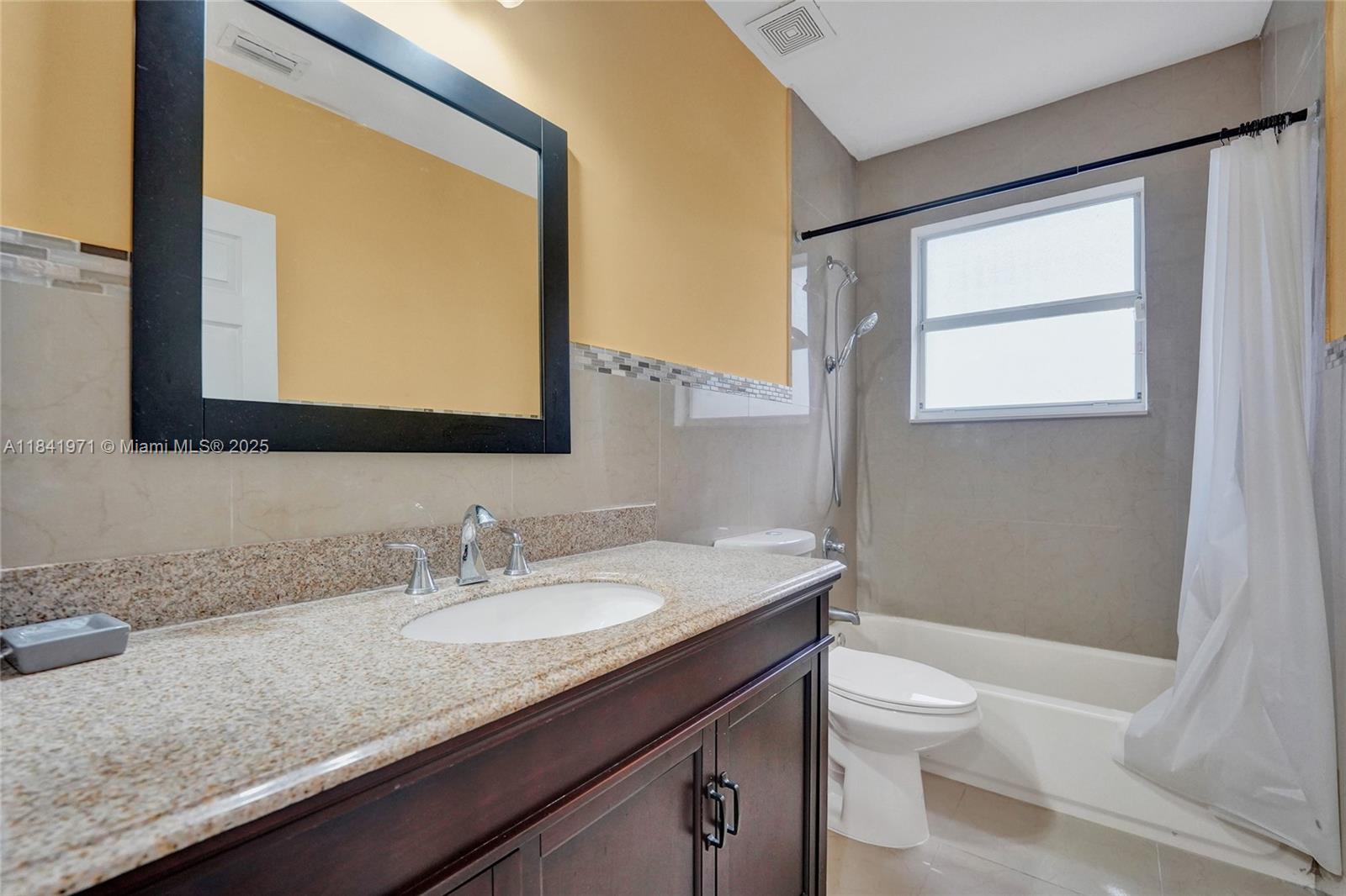 1485 NE 33rd Rd #111-1, Homestead, Florida image 17