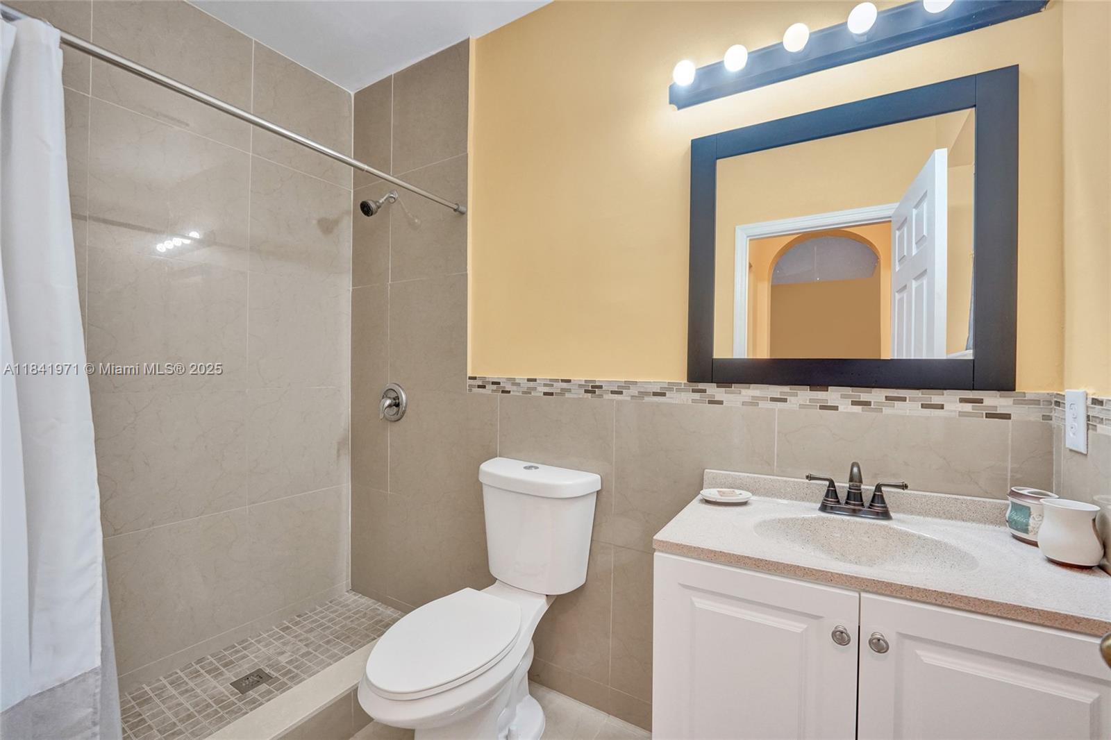 1485 NE 33rd Rd #111-1, Homestead, Florida image 9