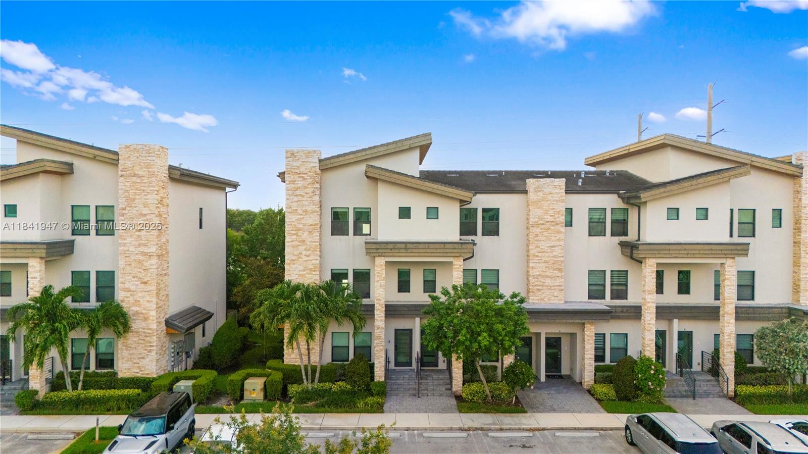 10467 NW 82nd Street #1, Doral, Florida image 1