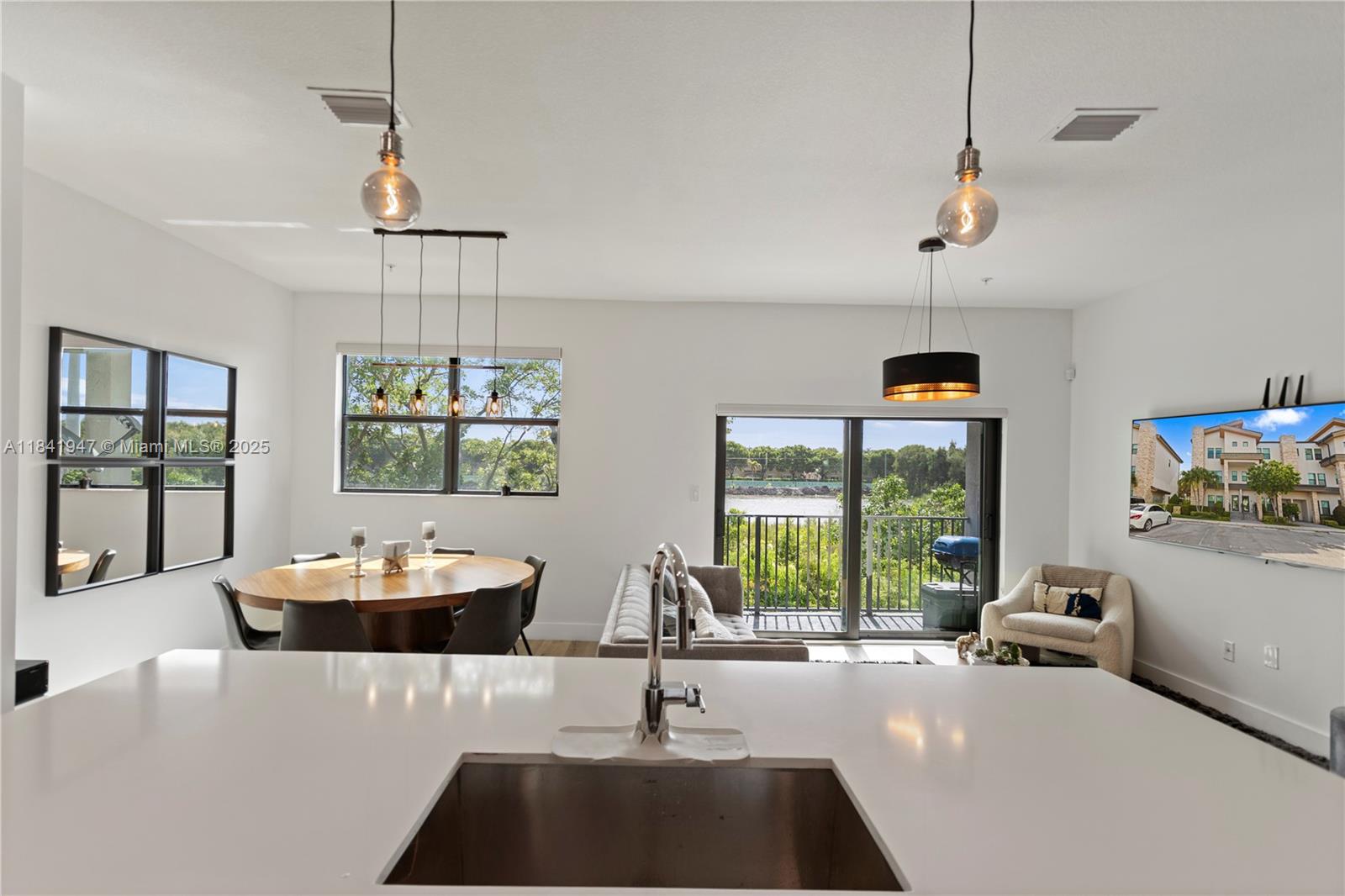 10467 NW 82nd Street #1, Doral, Florida image 11