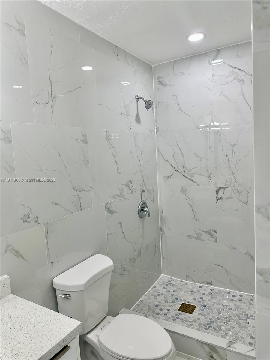 1130 SW 47th Ave, Plantation, Florida image 13
