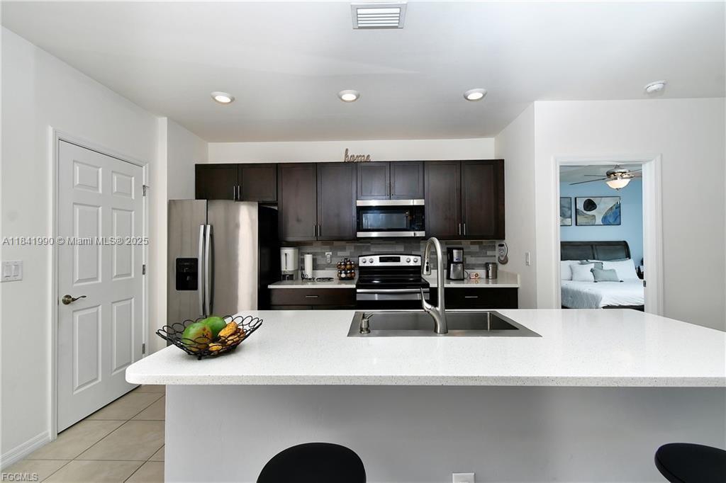 1022 NW 21st Terr, Cape Coral, Florida image 6