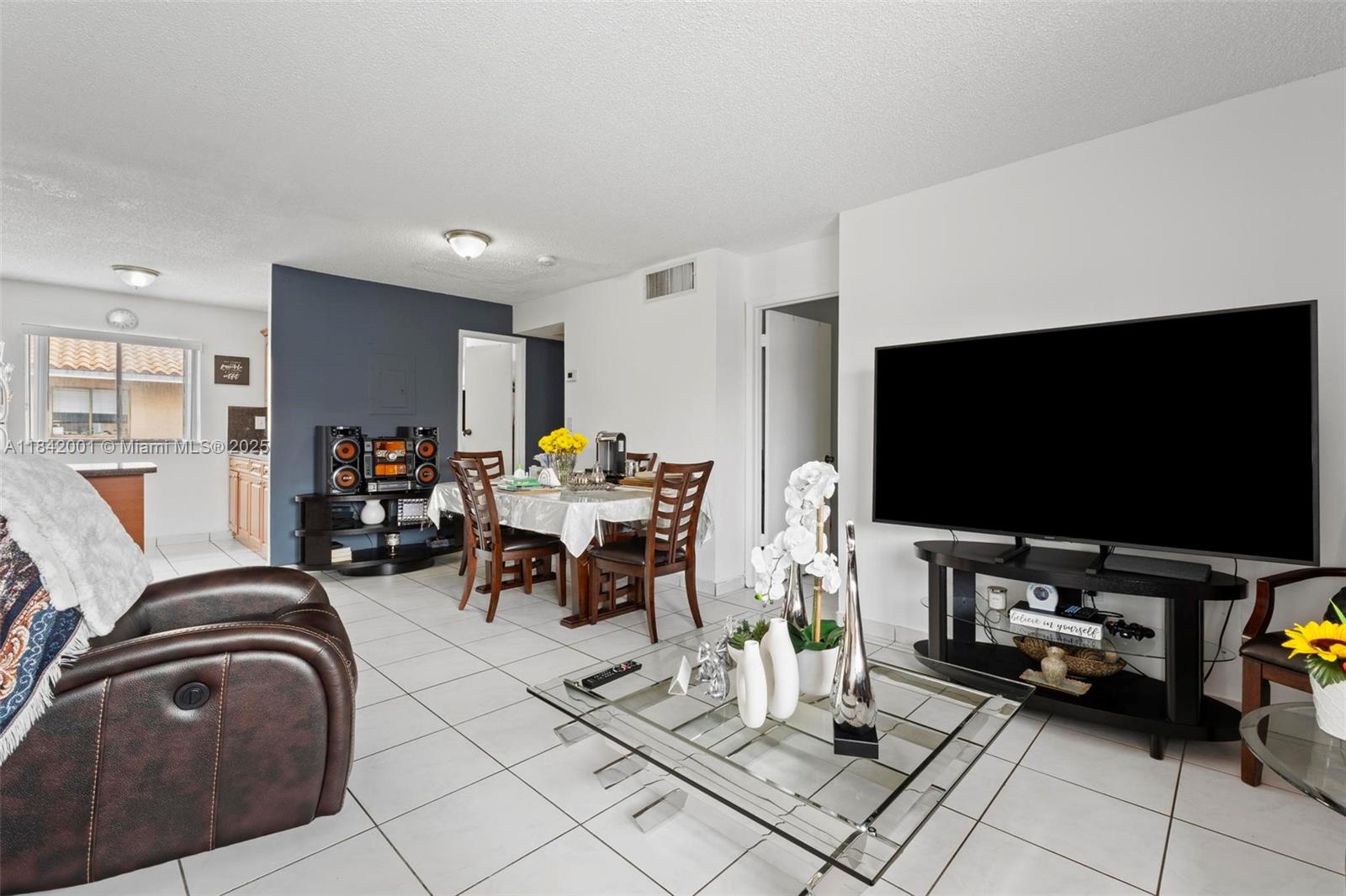 2735 W 61st Pl #204, Hialeah, Florida image 10