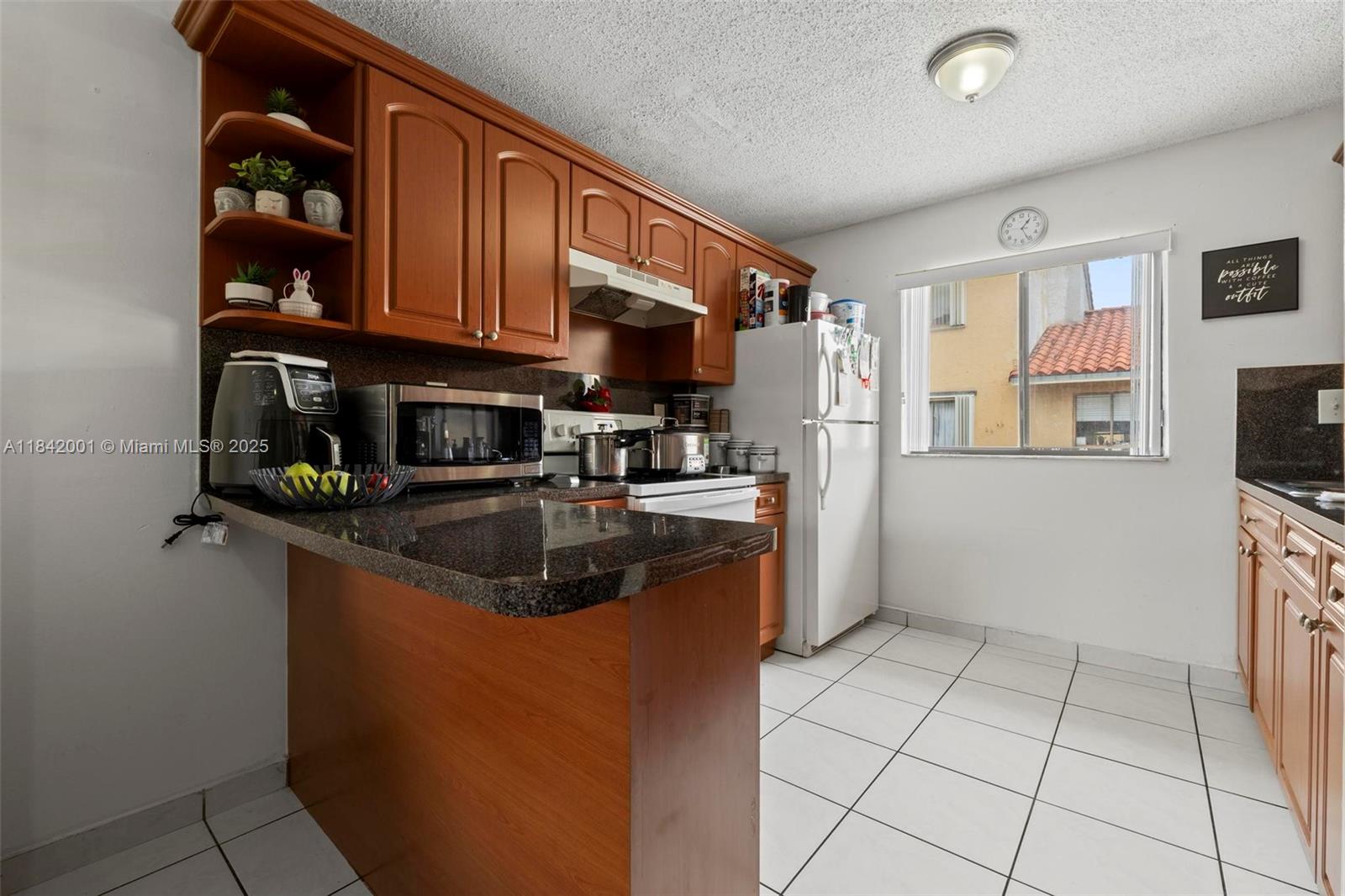 2735 W 61st Pl #204, Hialeah, Florida image 5
