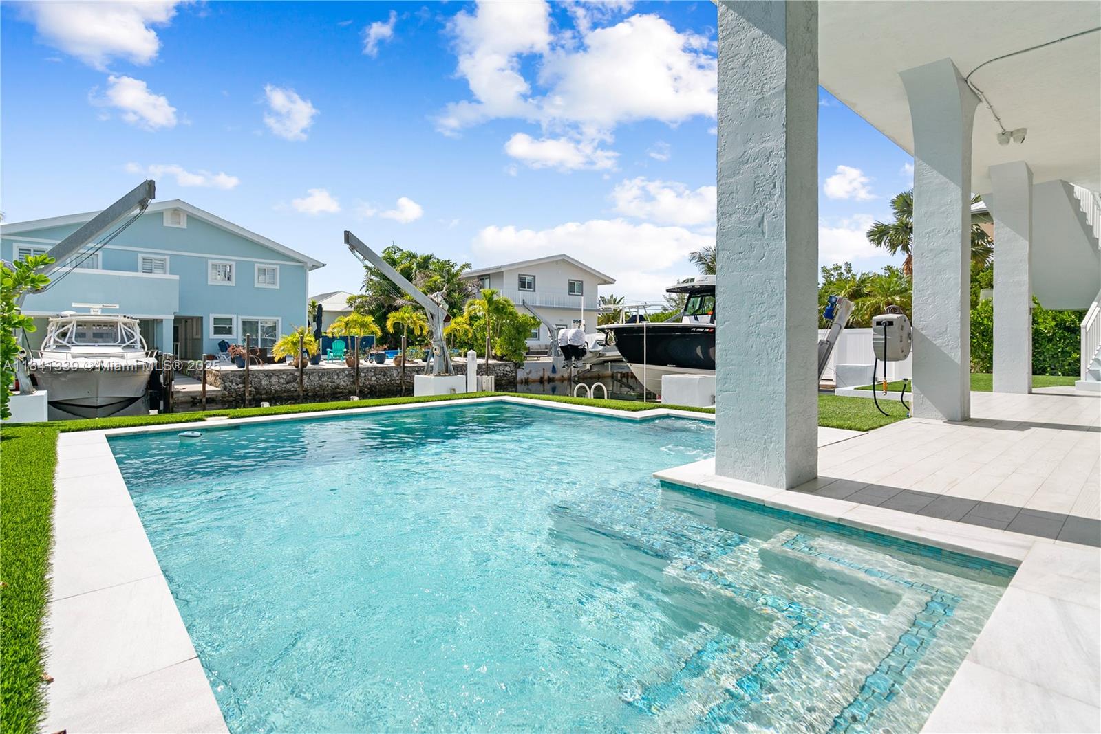 215 Wildwood Cir, Key Largo, Florida image 2