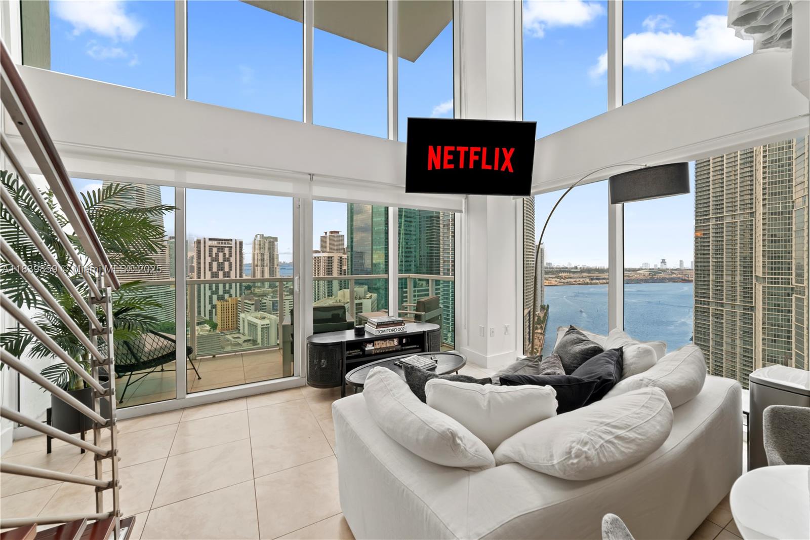 41 SE 5th St #1901, Miami, Florida image 3